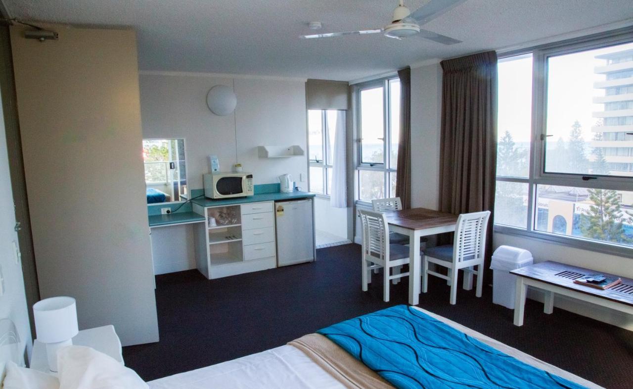 Queen Room with City View