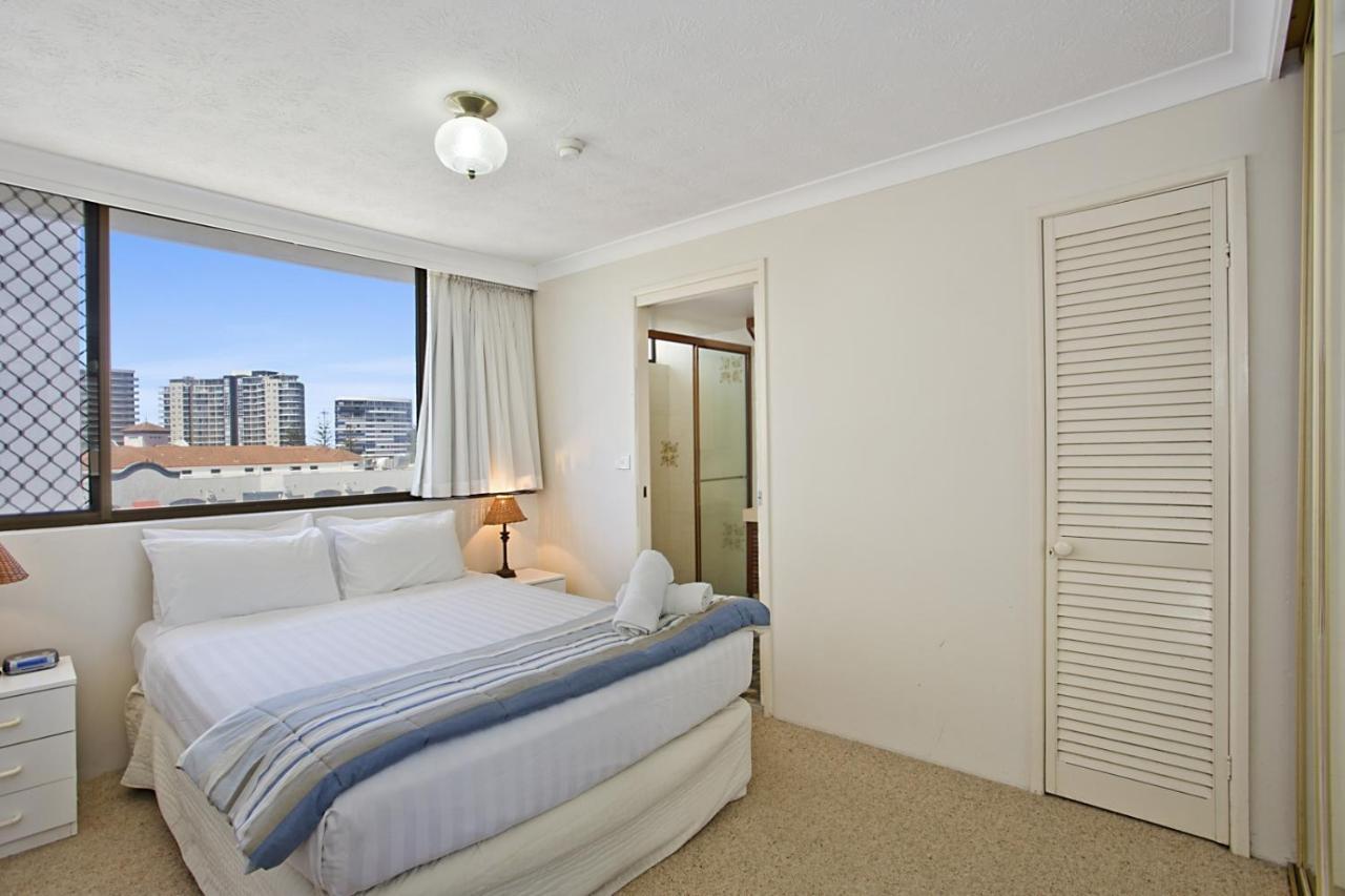 Two-Bedroom Apartment Sea View