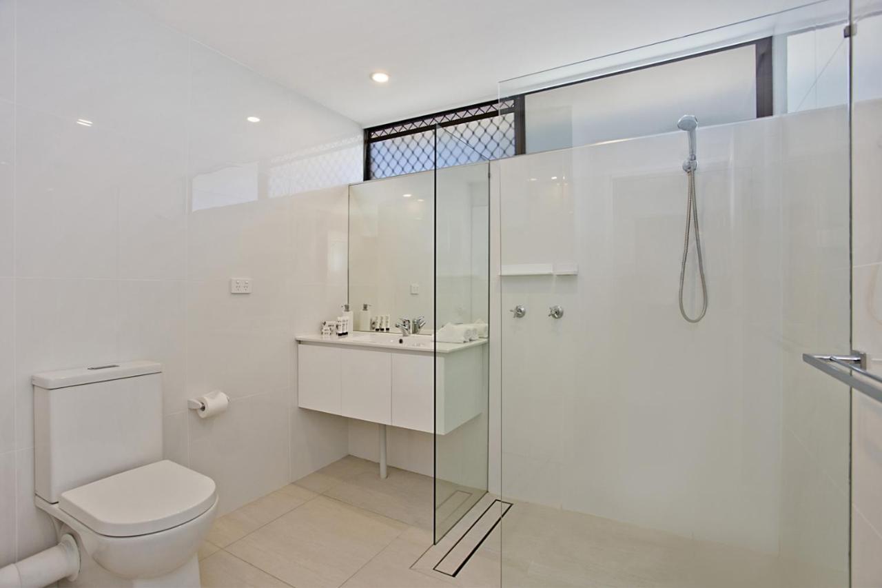 Deluxe Two-Bedroom Apartment Sea View