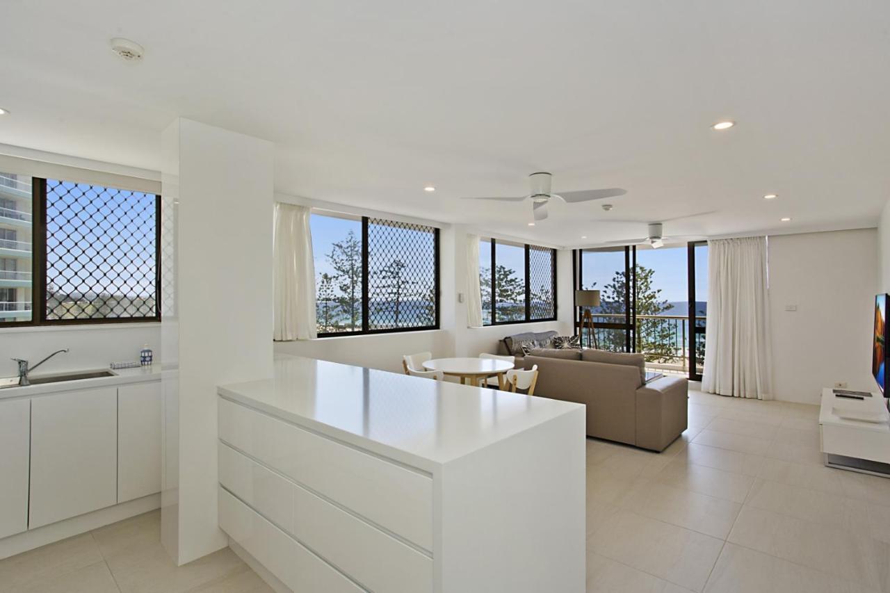Deluxe Two-Bedroom Apartment Sea View