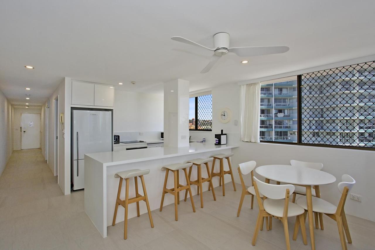 Deluxe Two-Bedroom Apartment Sea View