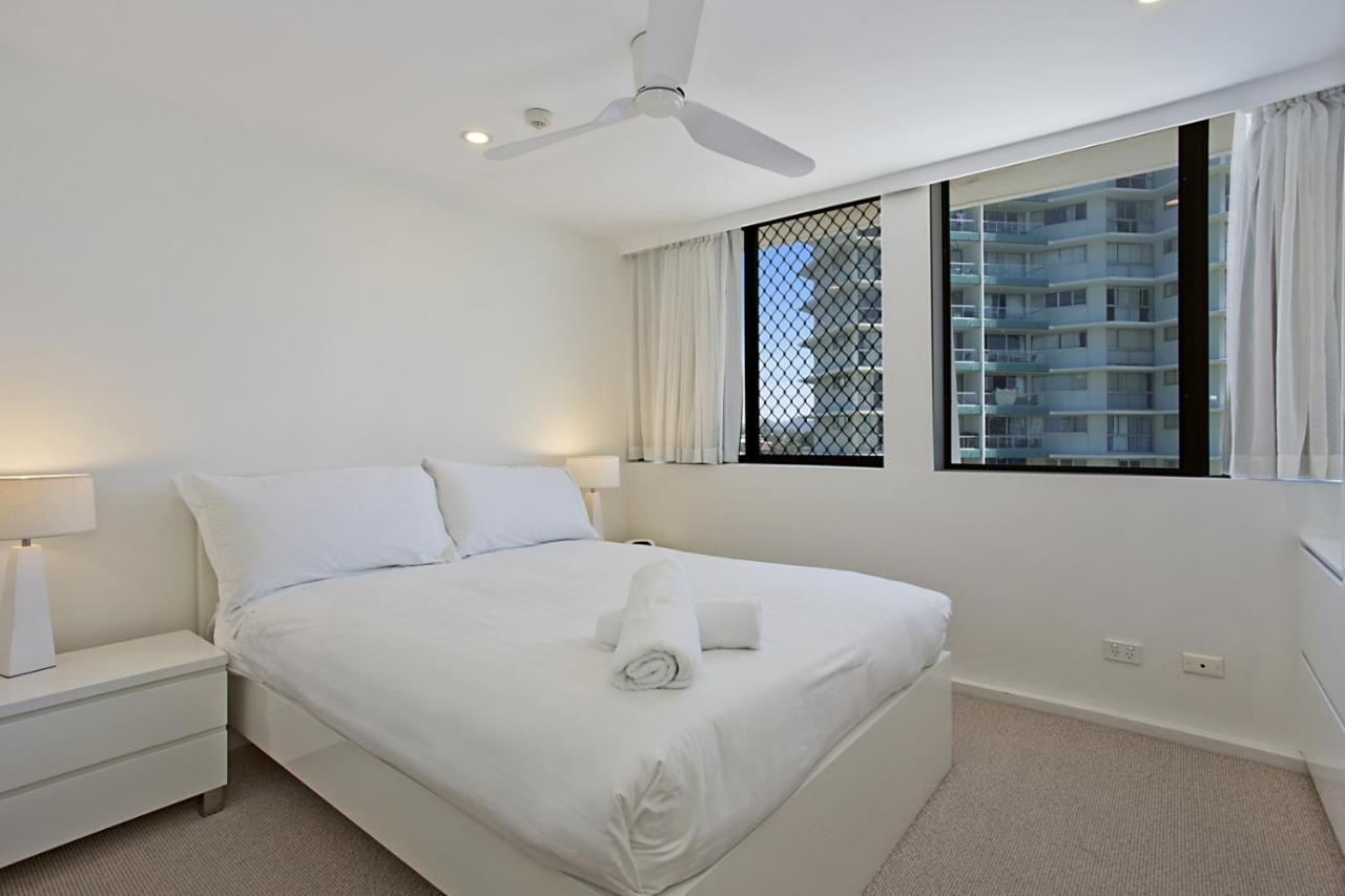 Deluxe Two-Bedroom Apartment Sea View
