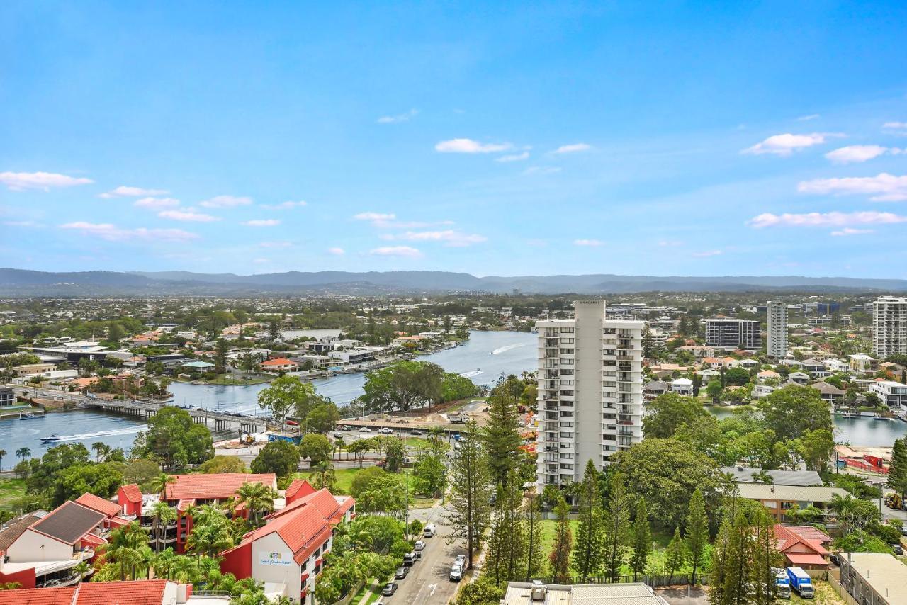 Deluxe Two Bedroom Ocean View Apartment