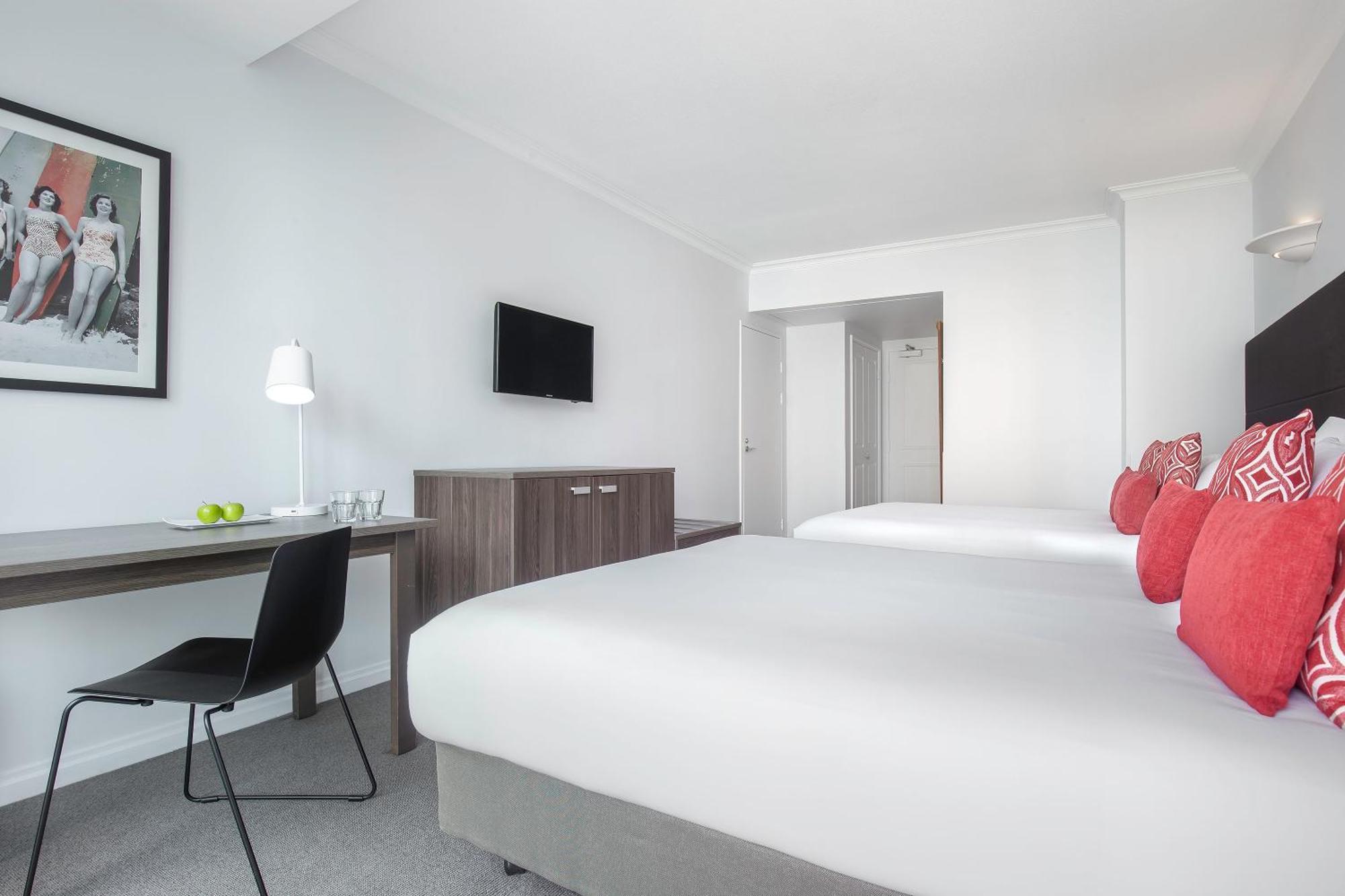 Hotel Deluxe Twin Room