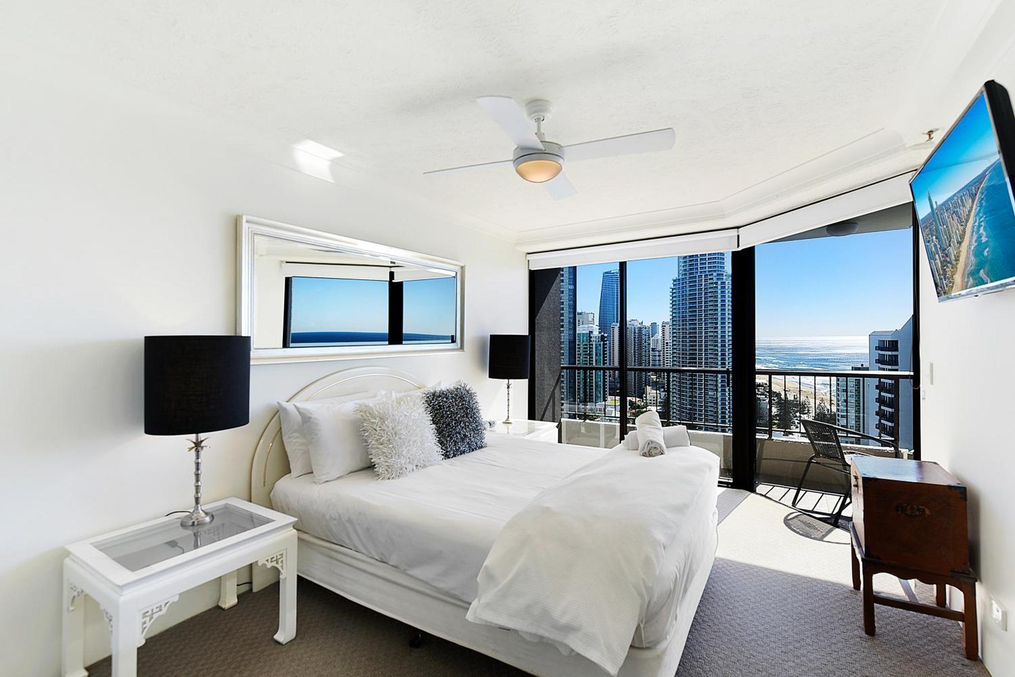 Deluxe Two Bedroom Ocean View Apartment