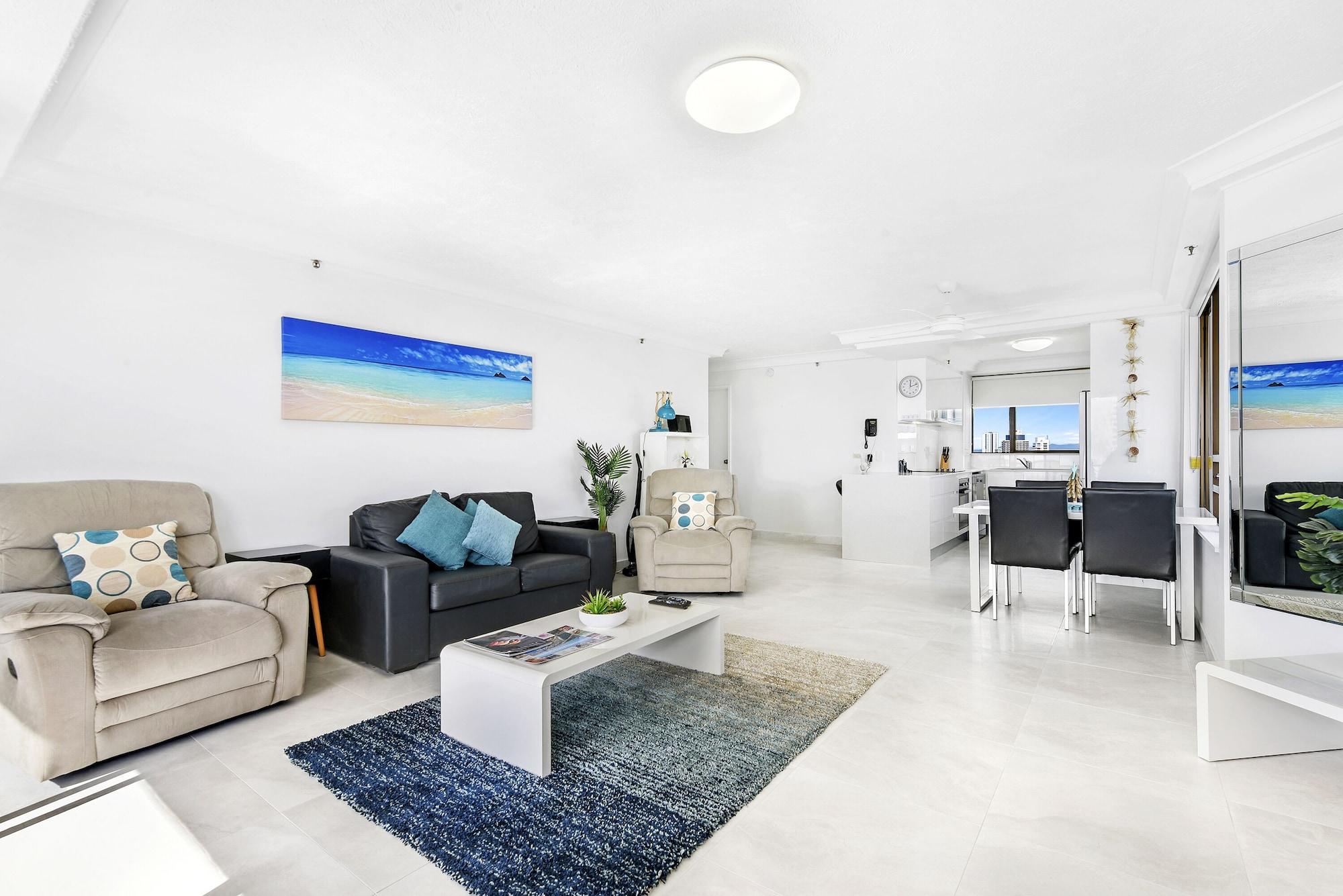 Deluxe Two Bedroom Ocean View Apartment