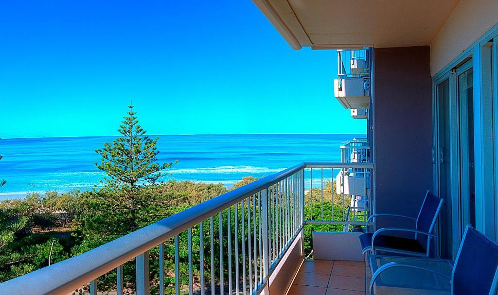 Two-Bedroom Apartment Floors 2 to 13