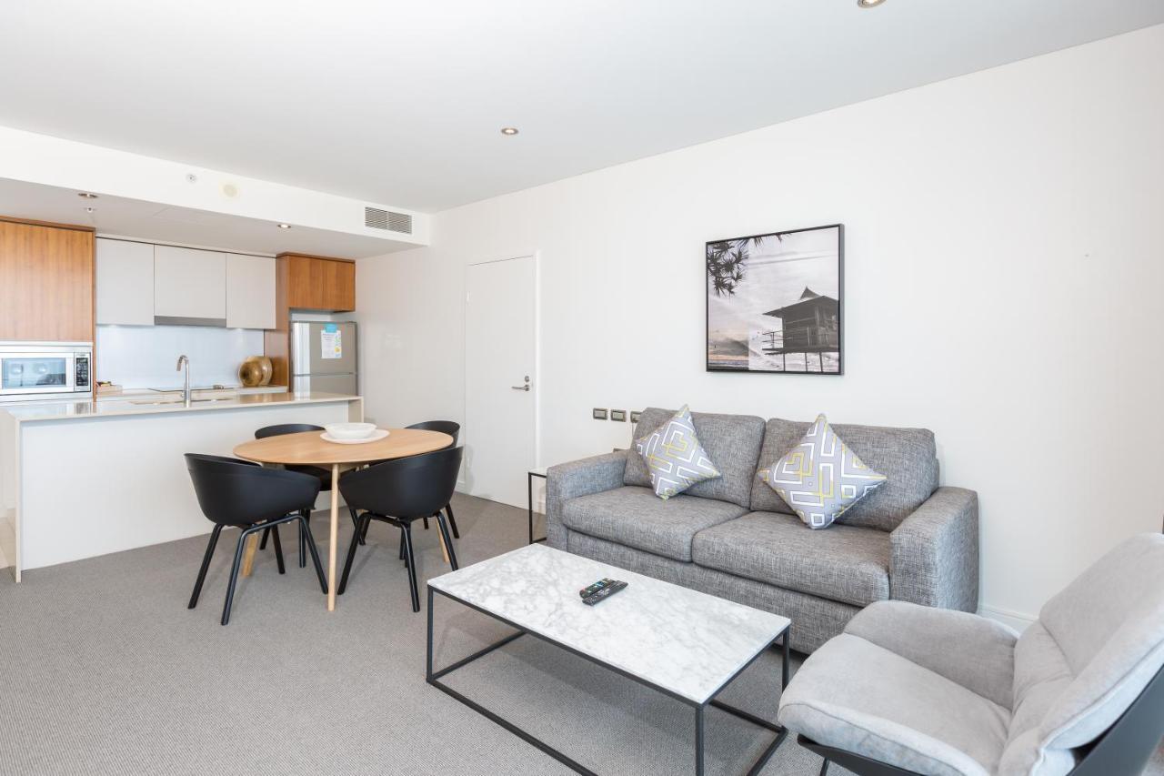 One-Bedroom Apartment,1363446923:JPEG