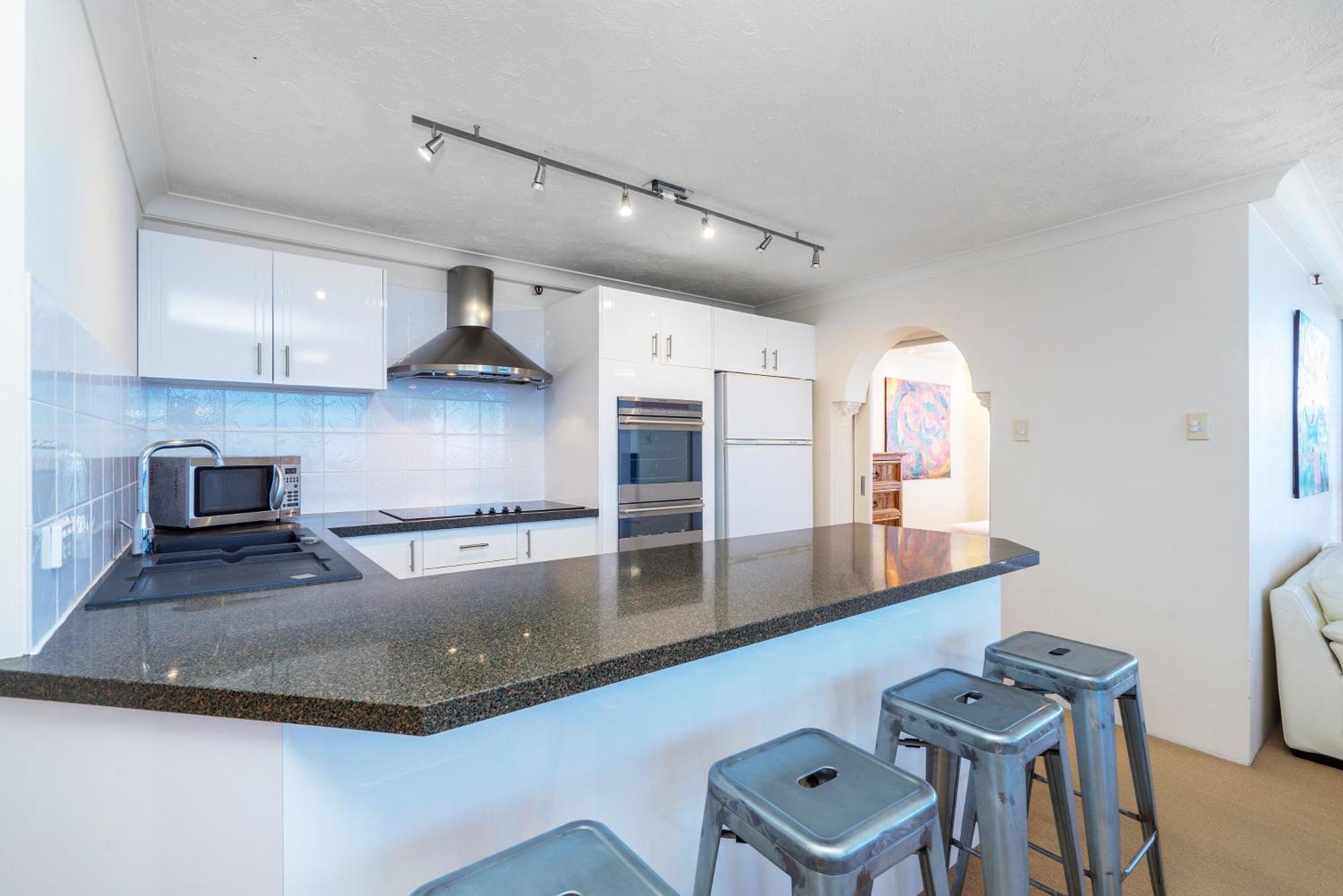 Deluxe Three-Bedroom Apartment Ocean Front