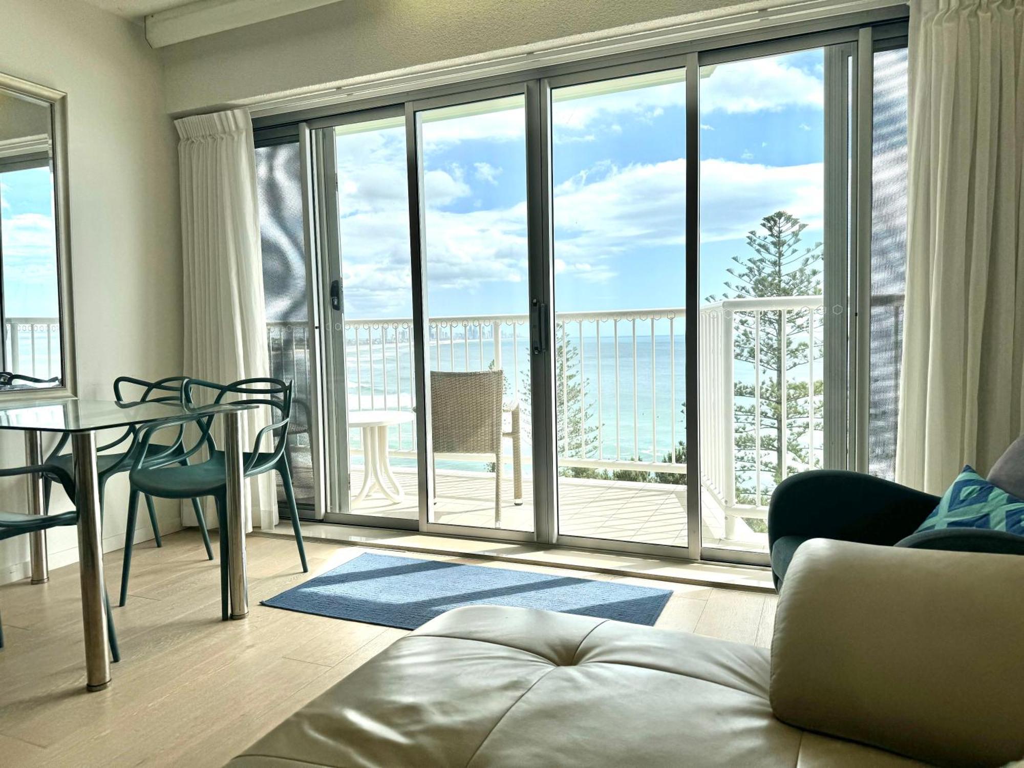 Deluxe Two-Bedroom Apartment with Ocean View,1499399008:JPEG