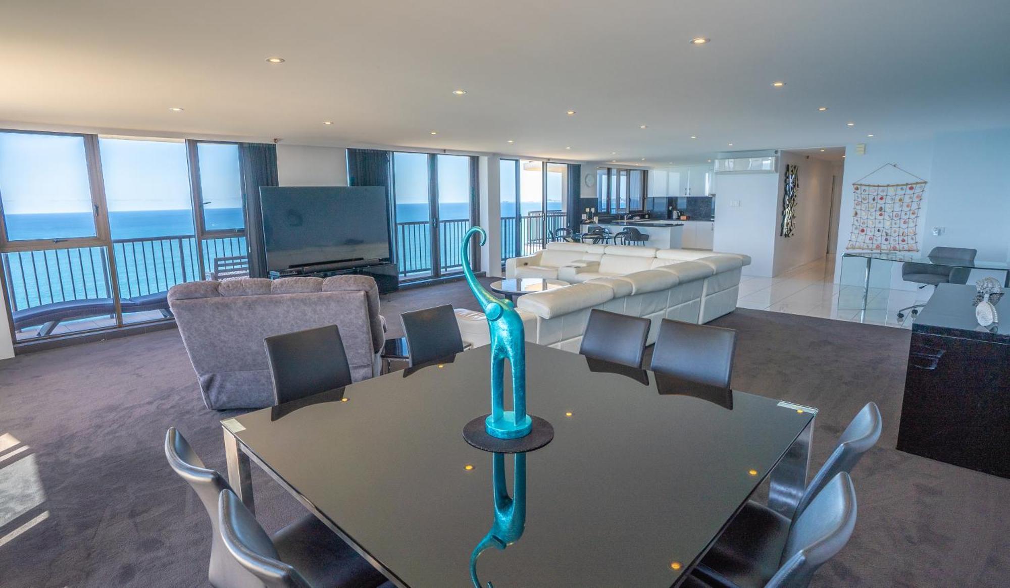 Three-Bedroom Sub Penthouse Apartment Ocean Front