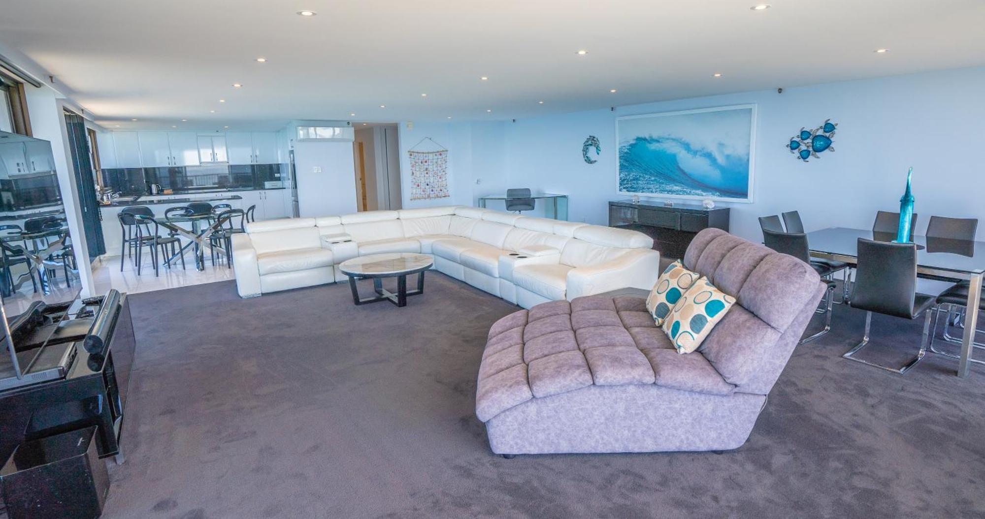 Three-Bedroom Sub Penthouse Apartment Ocean Front