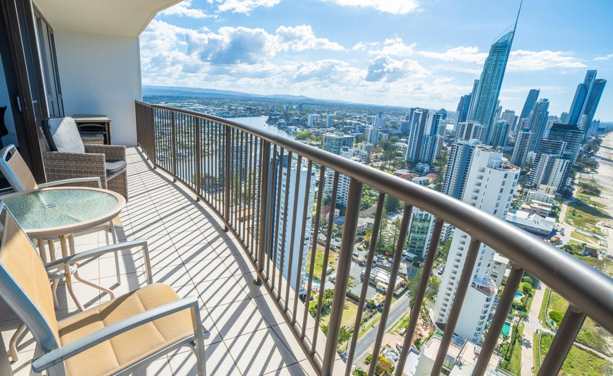 Three-Bedroom Sub Penthouse Apartment Ocean Front