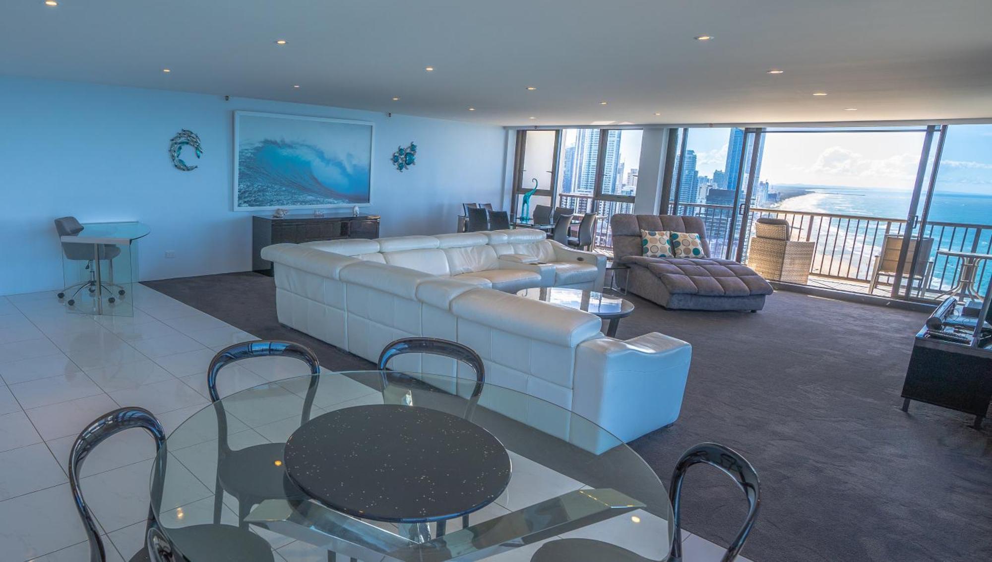 Three-Bedroom Sub Penthouse Apartment Ocean Front