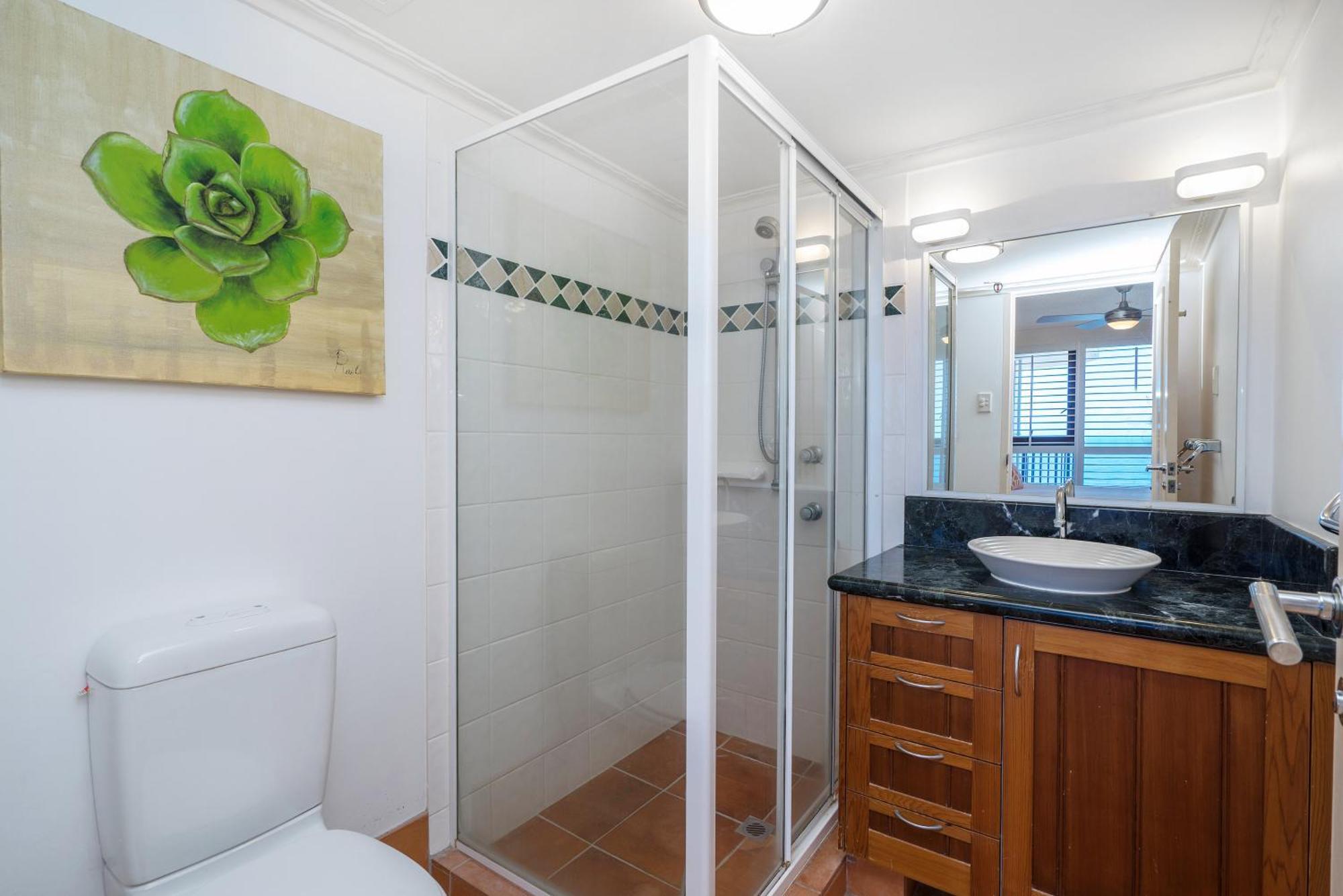 Deluxe Three-Bedroom Apartment Ocean Front