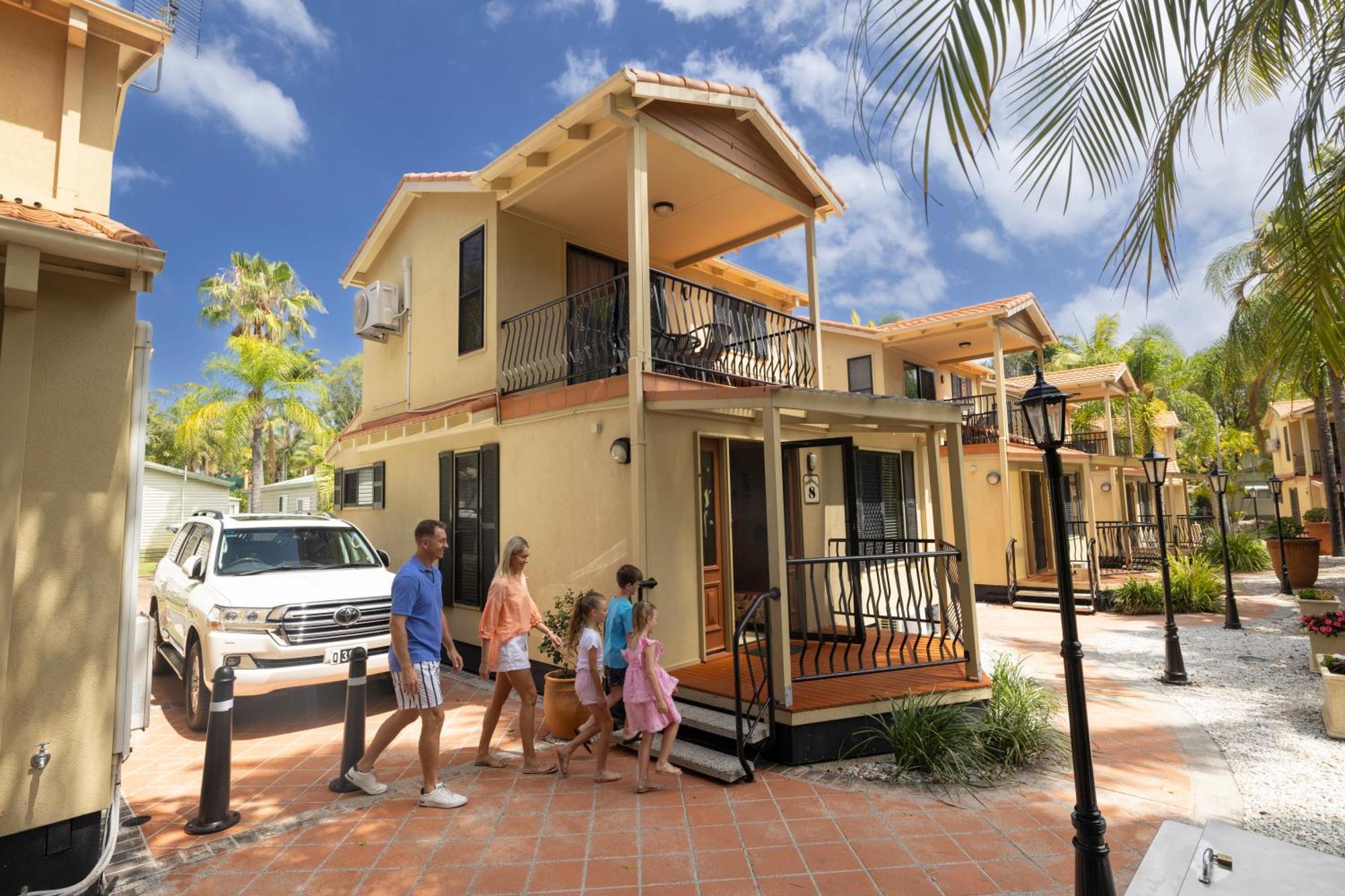 Two-Bedroom Holiday Home Two-Storey Macaw Mansion