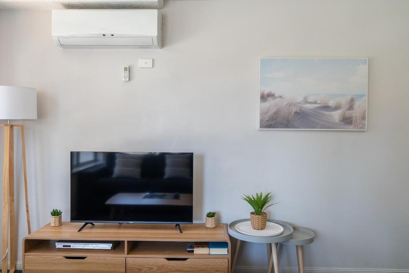 One-Bedroom Apartment,1550493799:JPEG