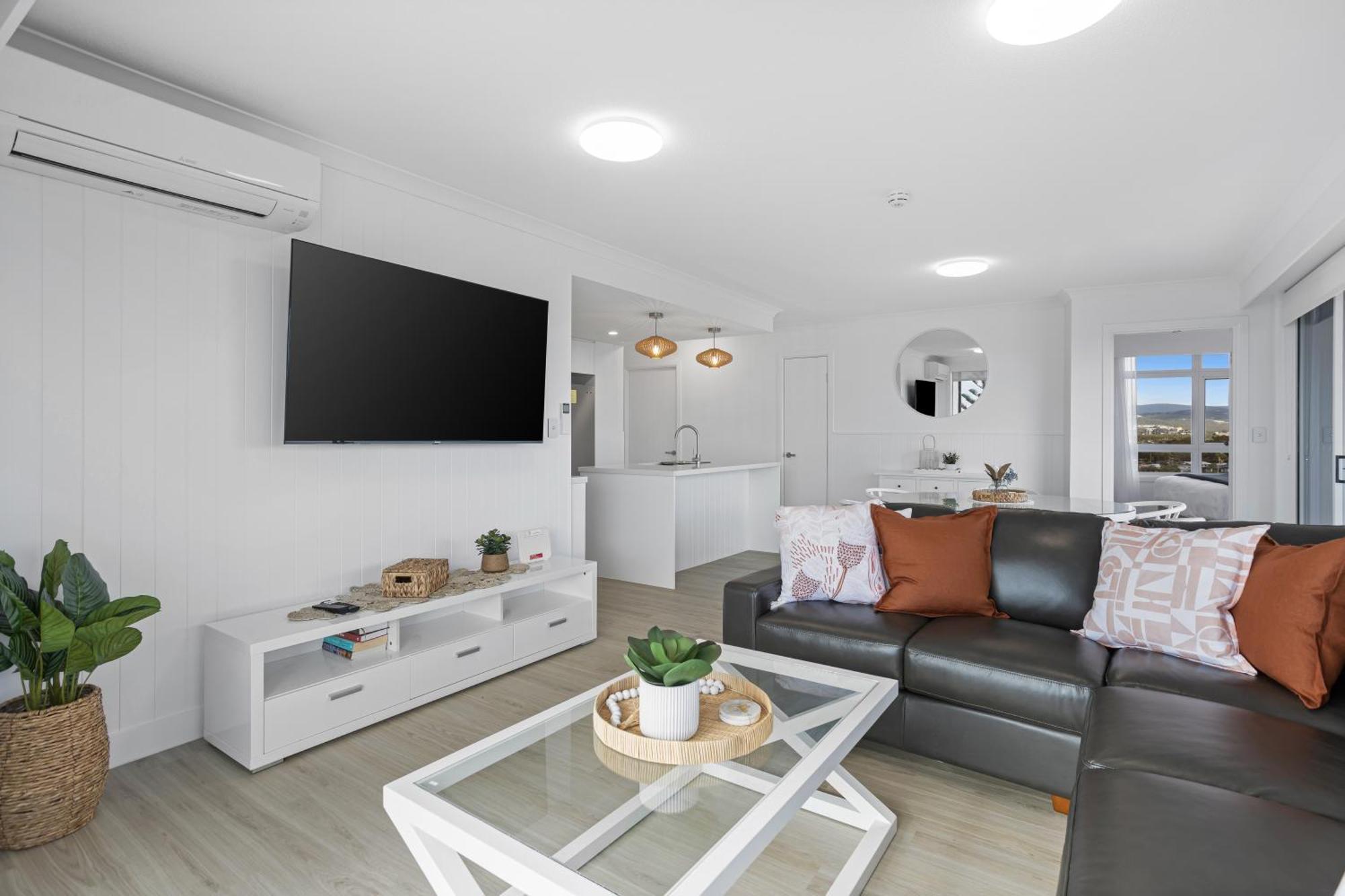 Three Bedroom Superior Ocean View Apartment