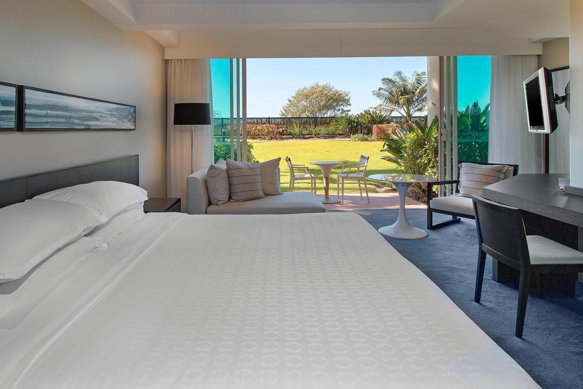 One-Bedroom Suite Terrace Garden View