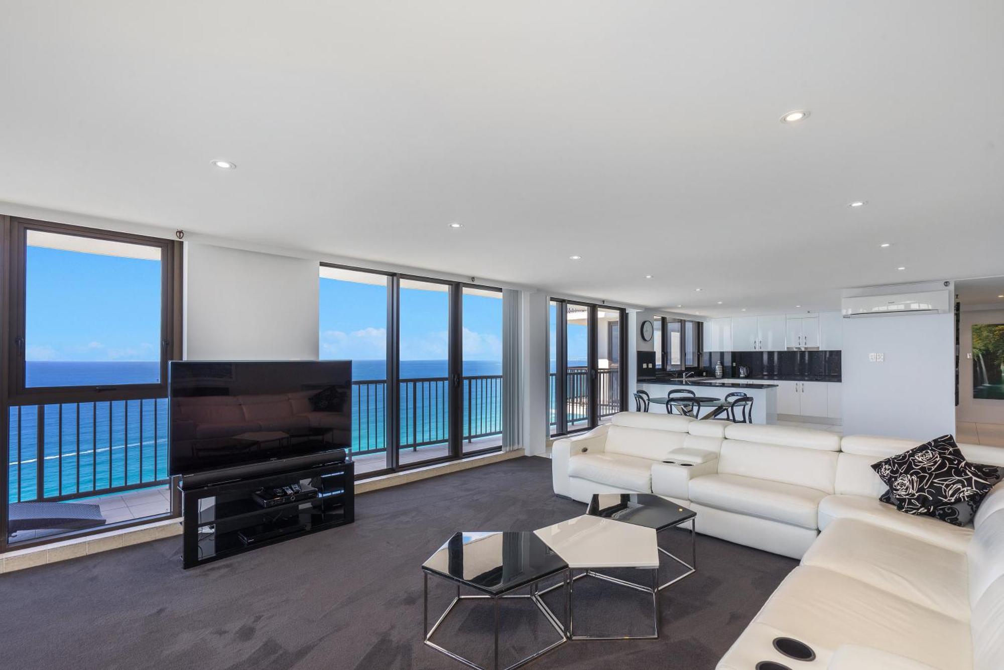 Three-Bedroom Sub Penthouse Apartment Ocean Front
