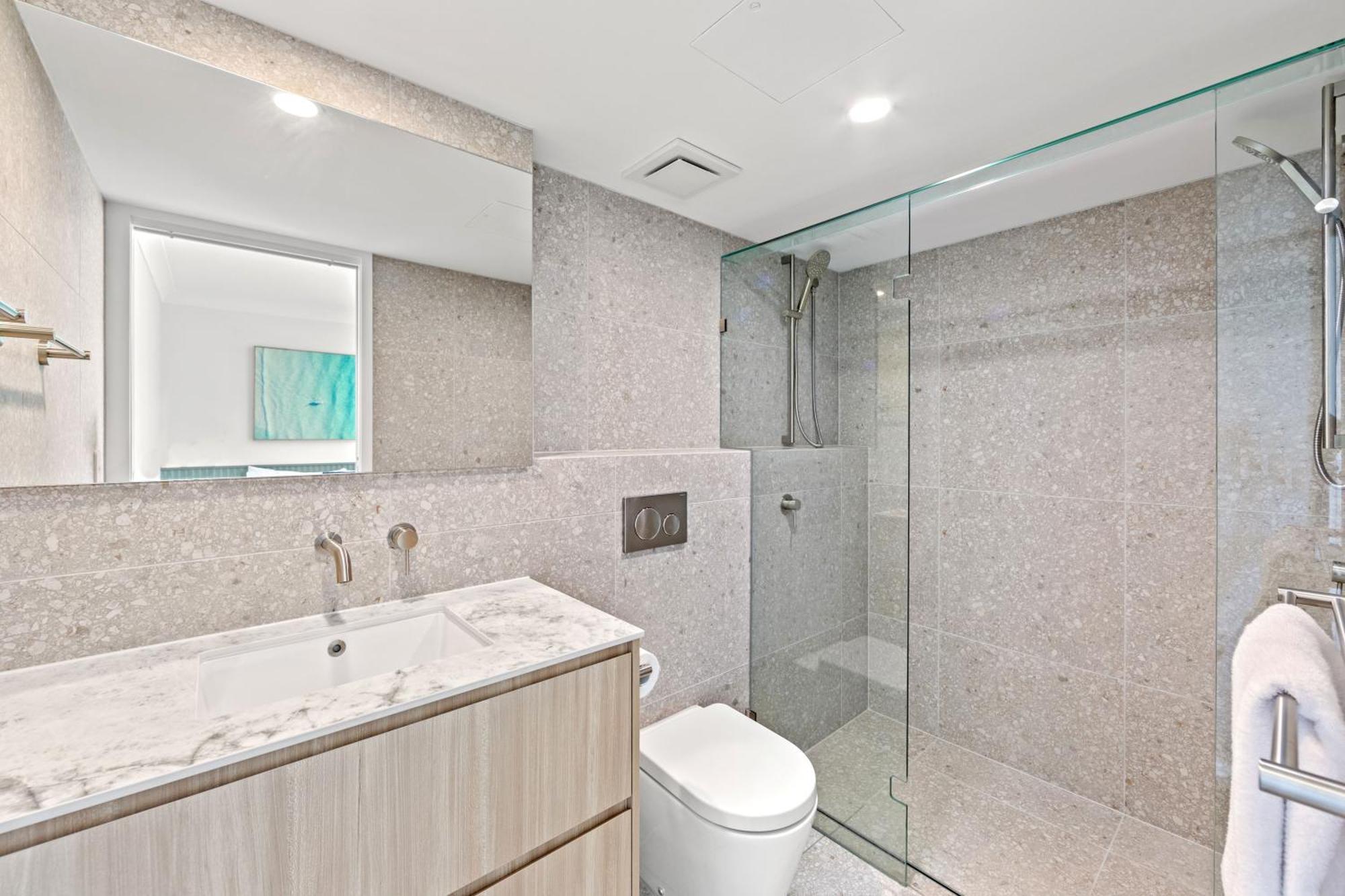 1 Bedroom Deluxe Ocean View Apartment