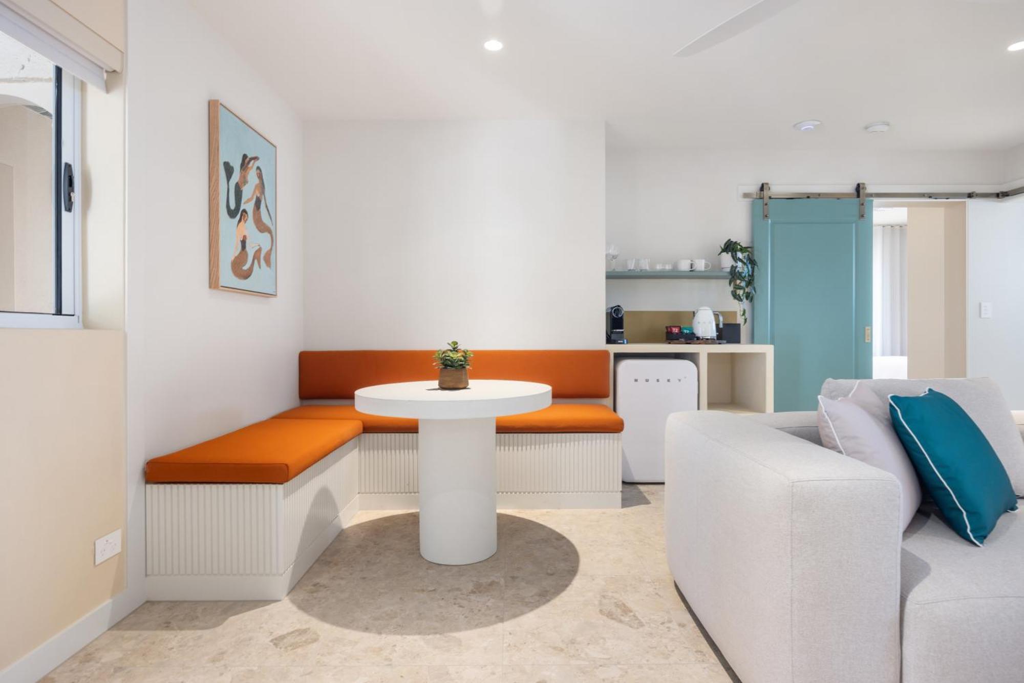 The Sunset Suite,1635843122:JPEG