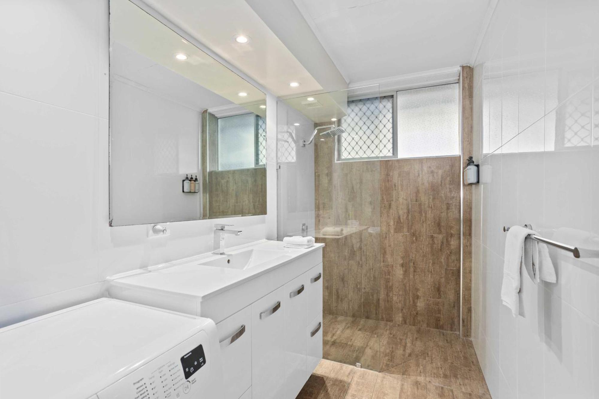 King Studio Apartment