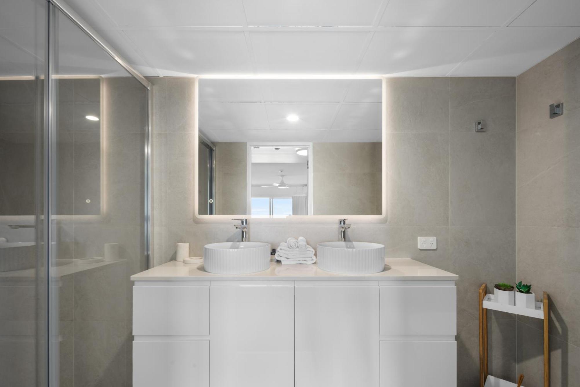 Two-Bedroom Deluxe Apartment Ocean View