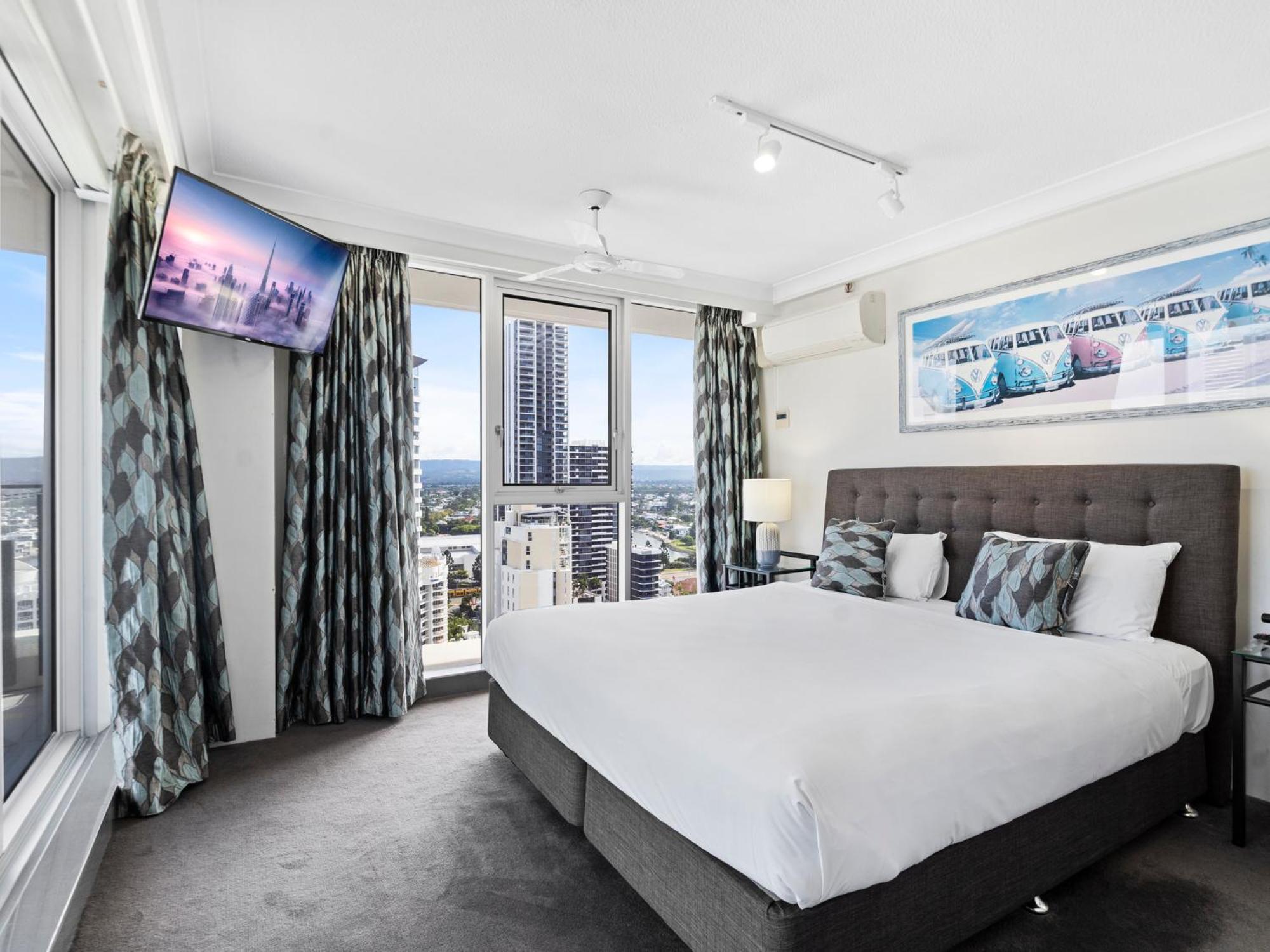 Three Bedroom Family Ocean View Apartment