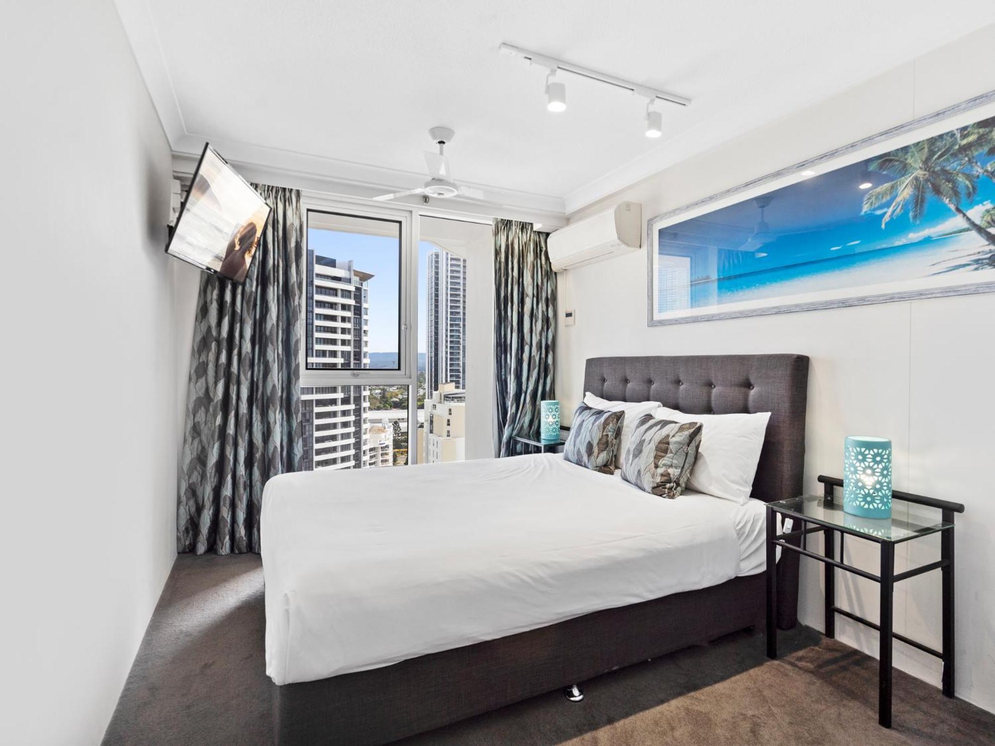 Three Bedroom Family Ocean View Apartment