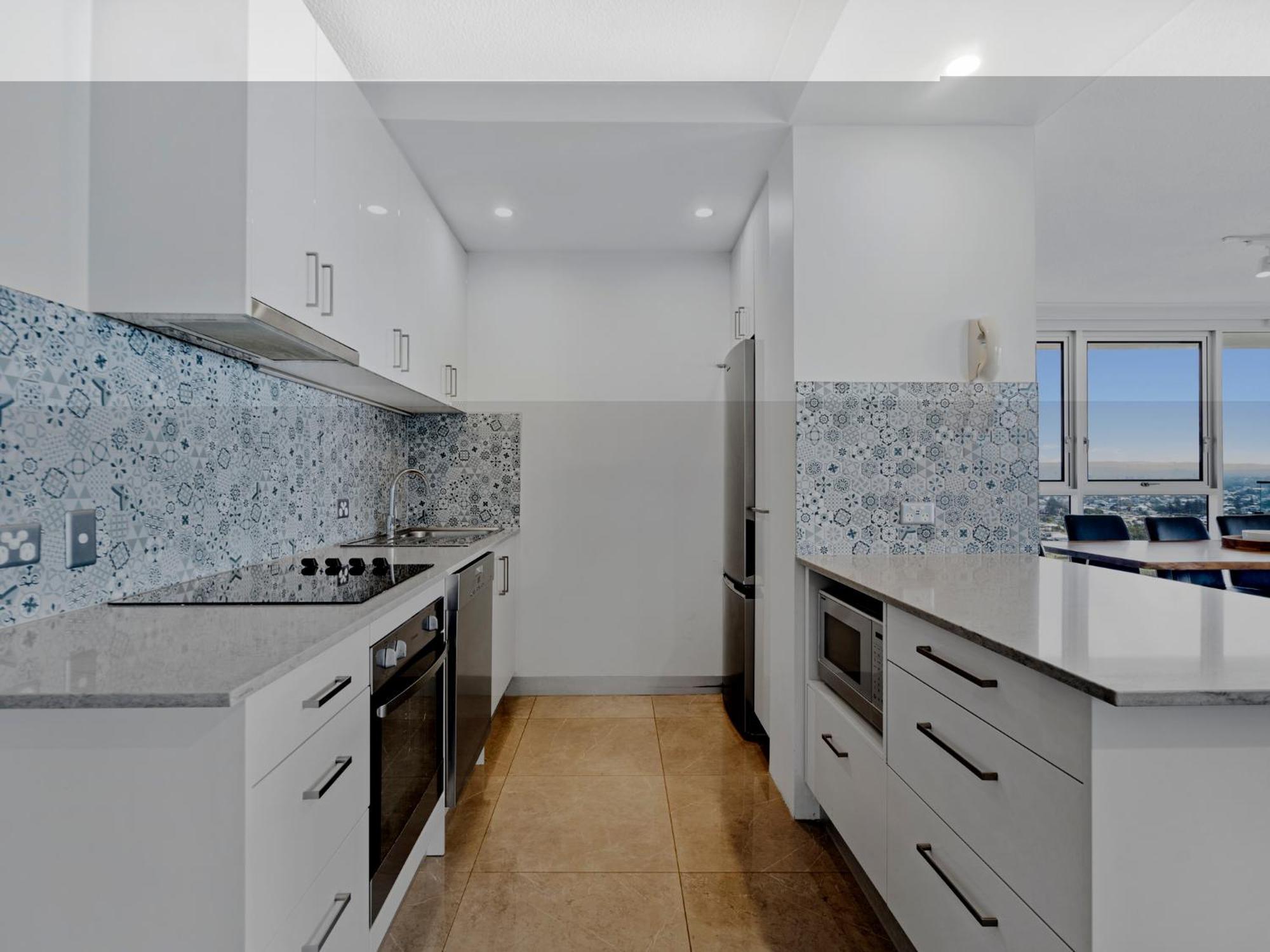 Three Bedroom Family Ocean View Apartment