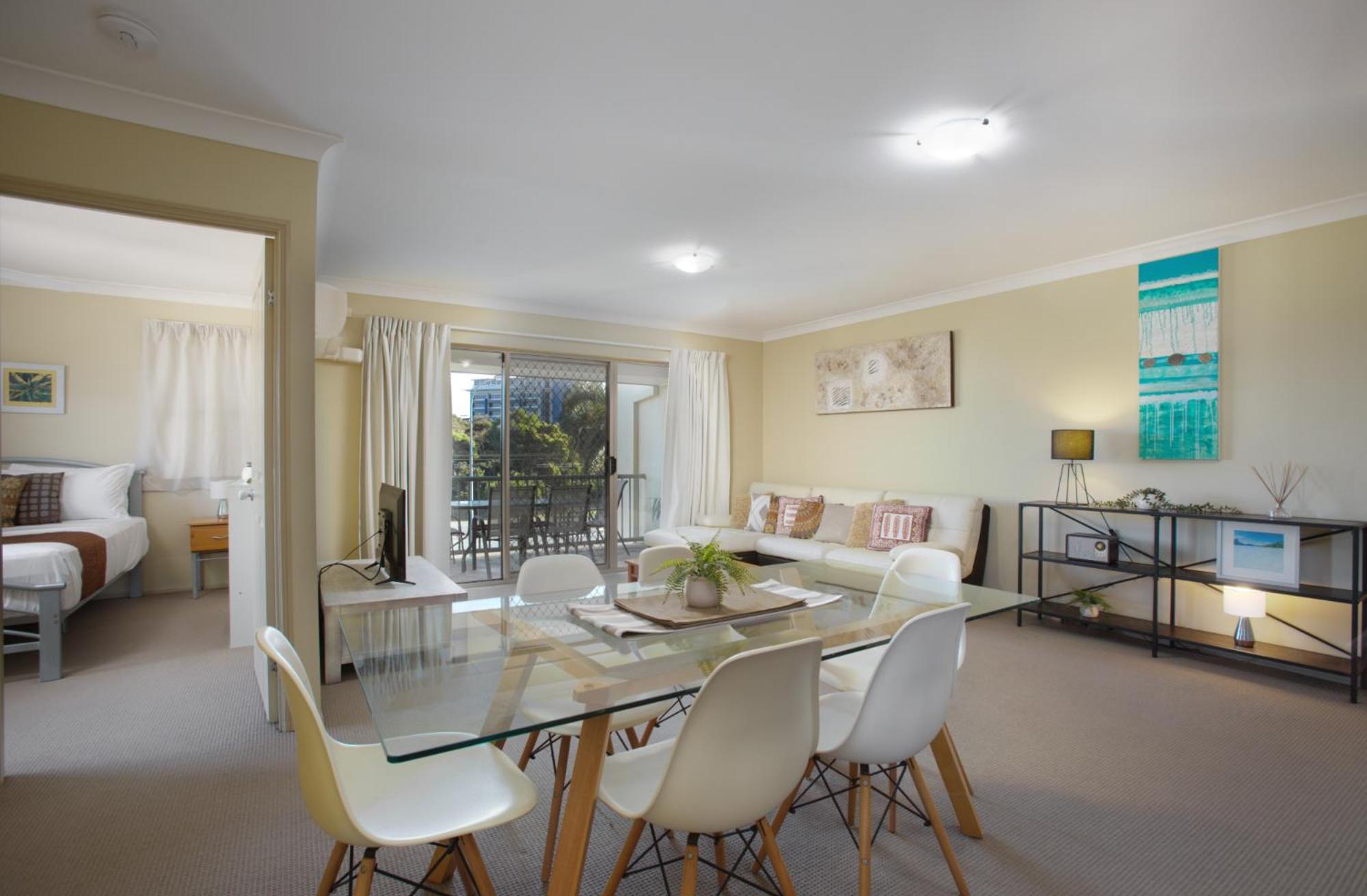 Deluxe One-Bedroom Apartment