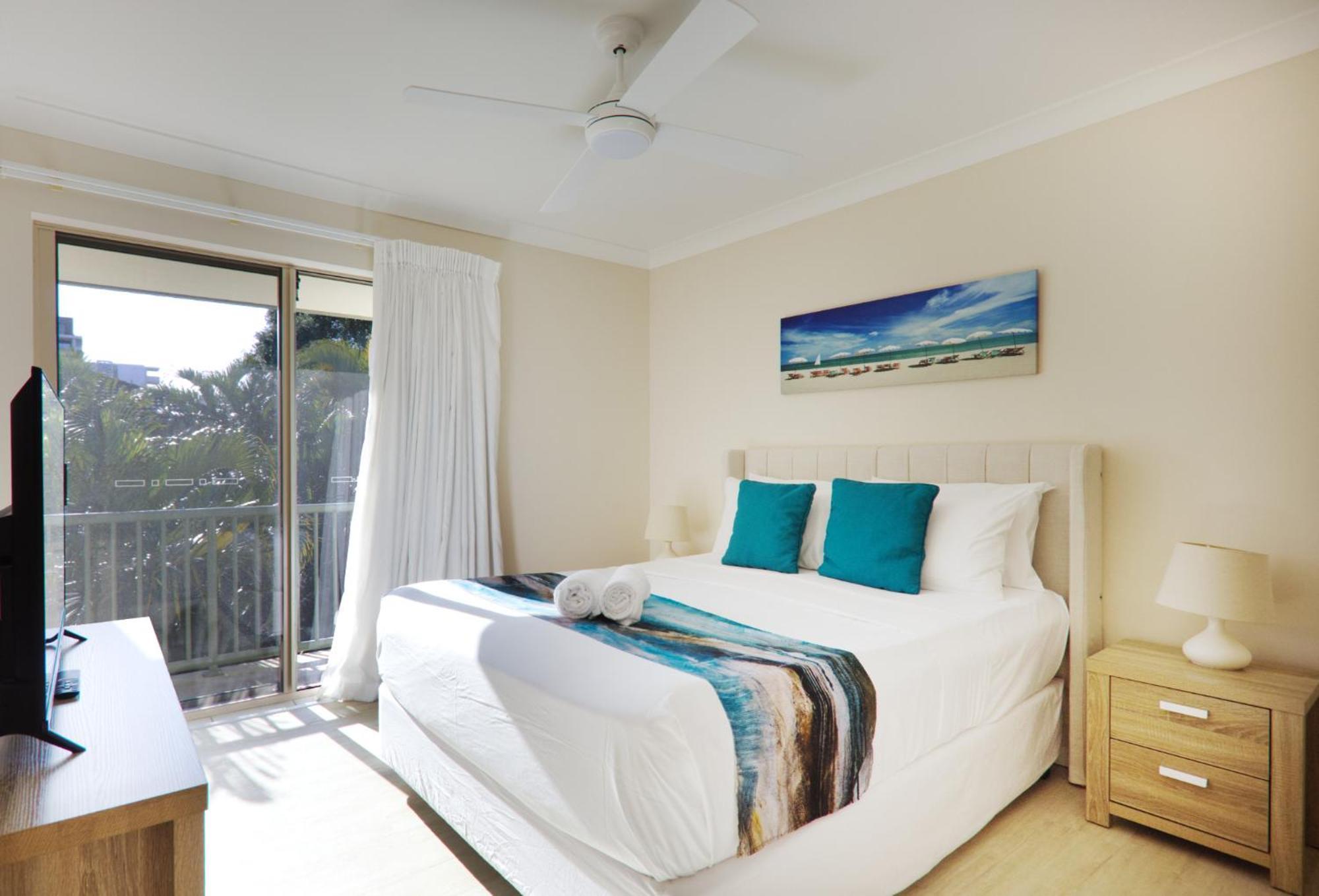 Deluxe One-Bedroom Apartment