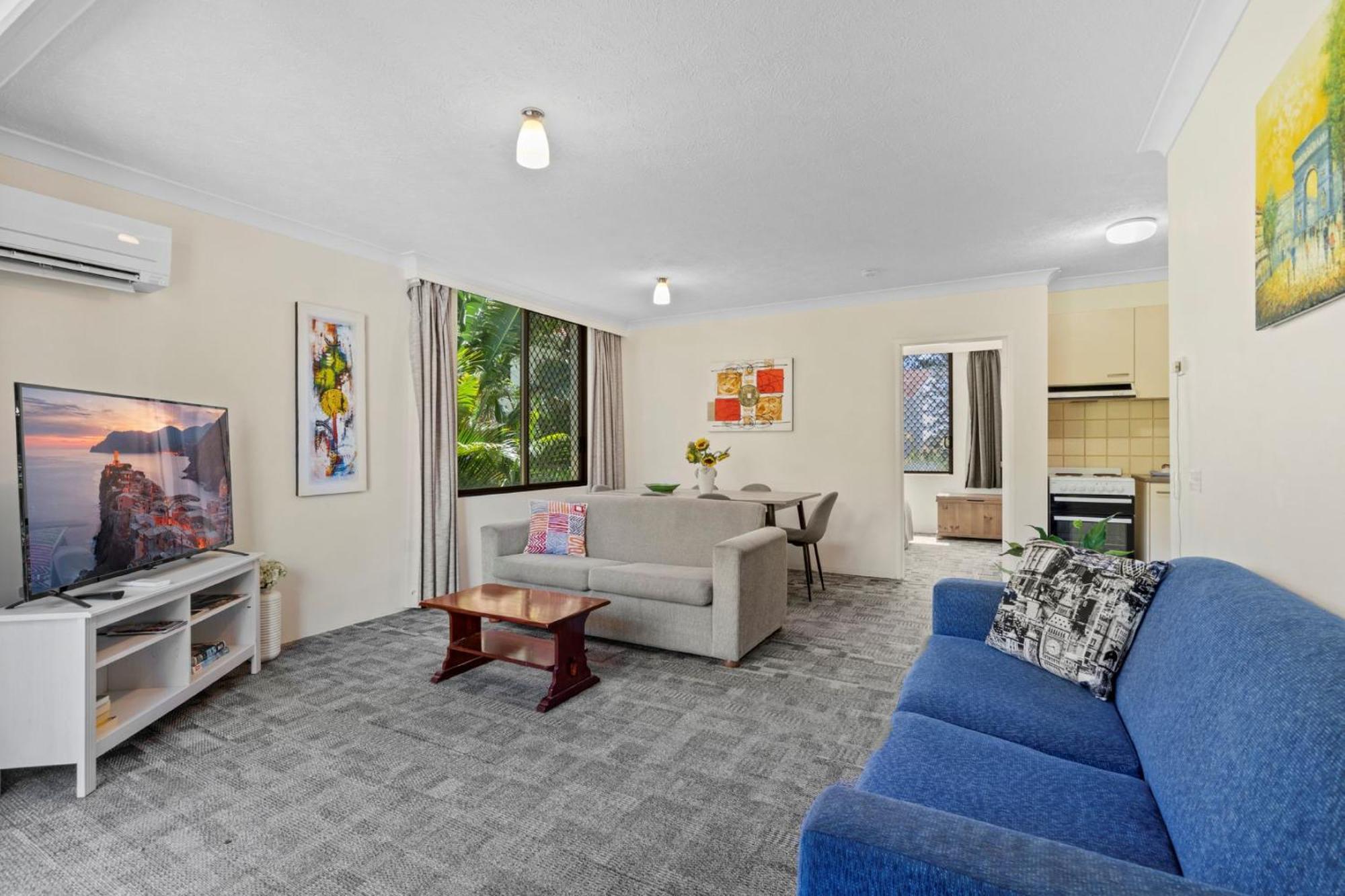 Deluxe One-Bedroom Apartment