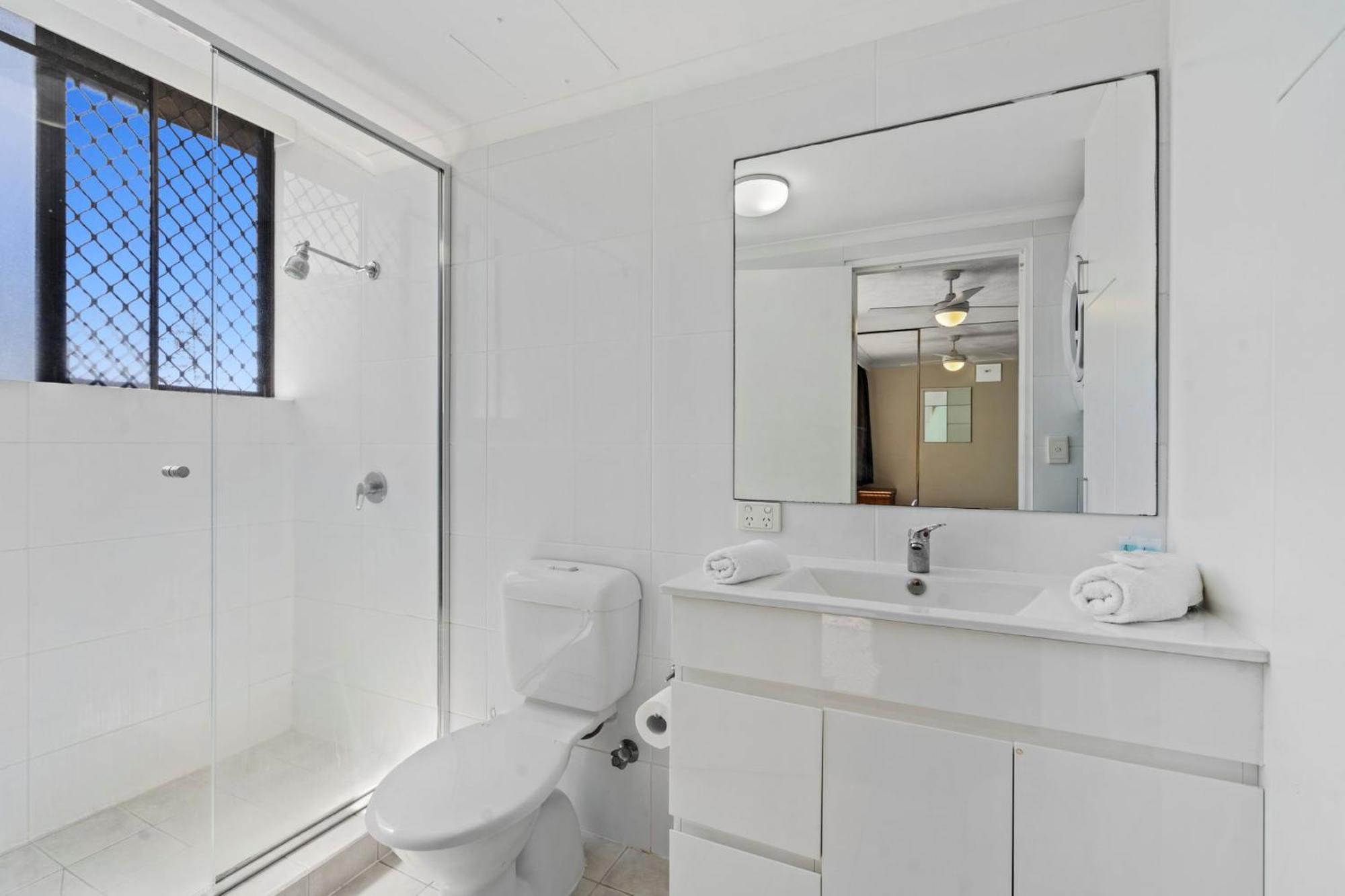 Deluxe One-Bedroom Apartment