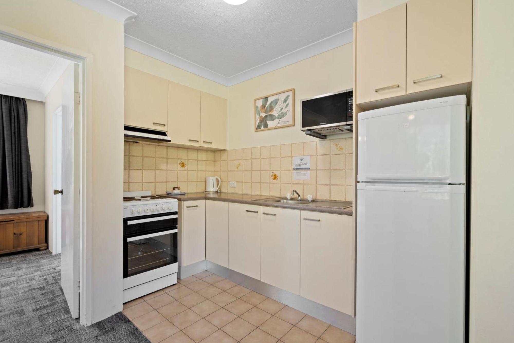 Deluxe One-Bedroom Apartment