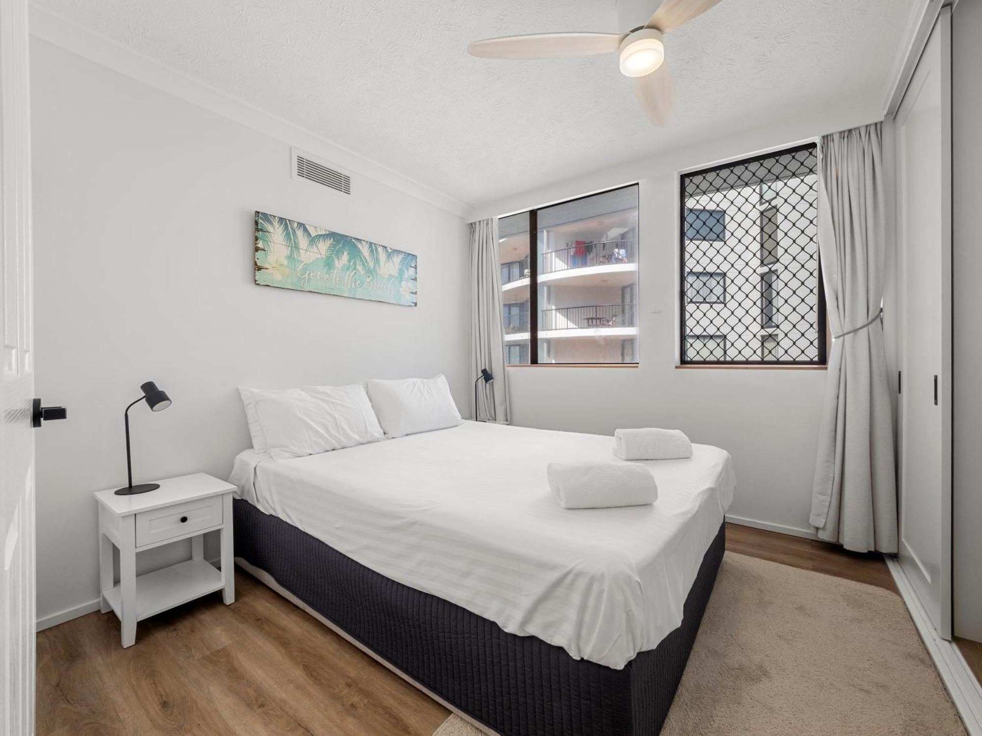 Deluxe Two-Bedroom Apartment Sea View