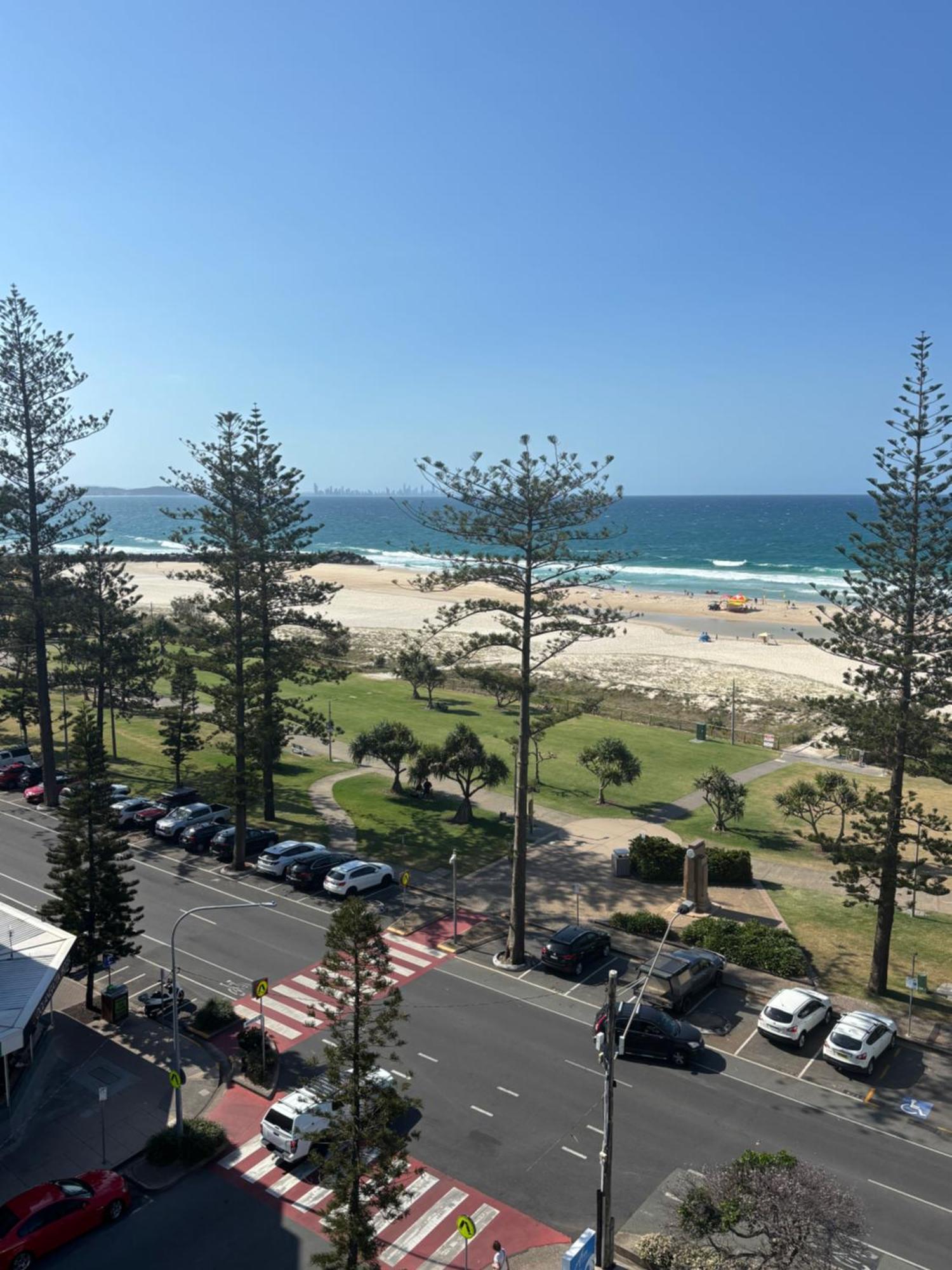 Deluxe Two-Bedroom Apartment Sea View