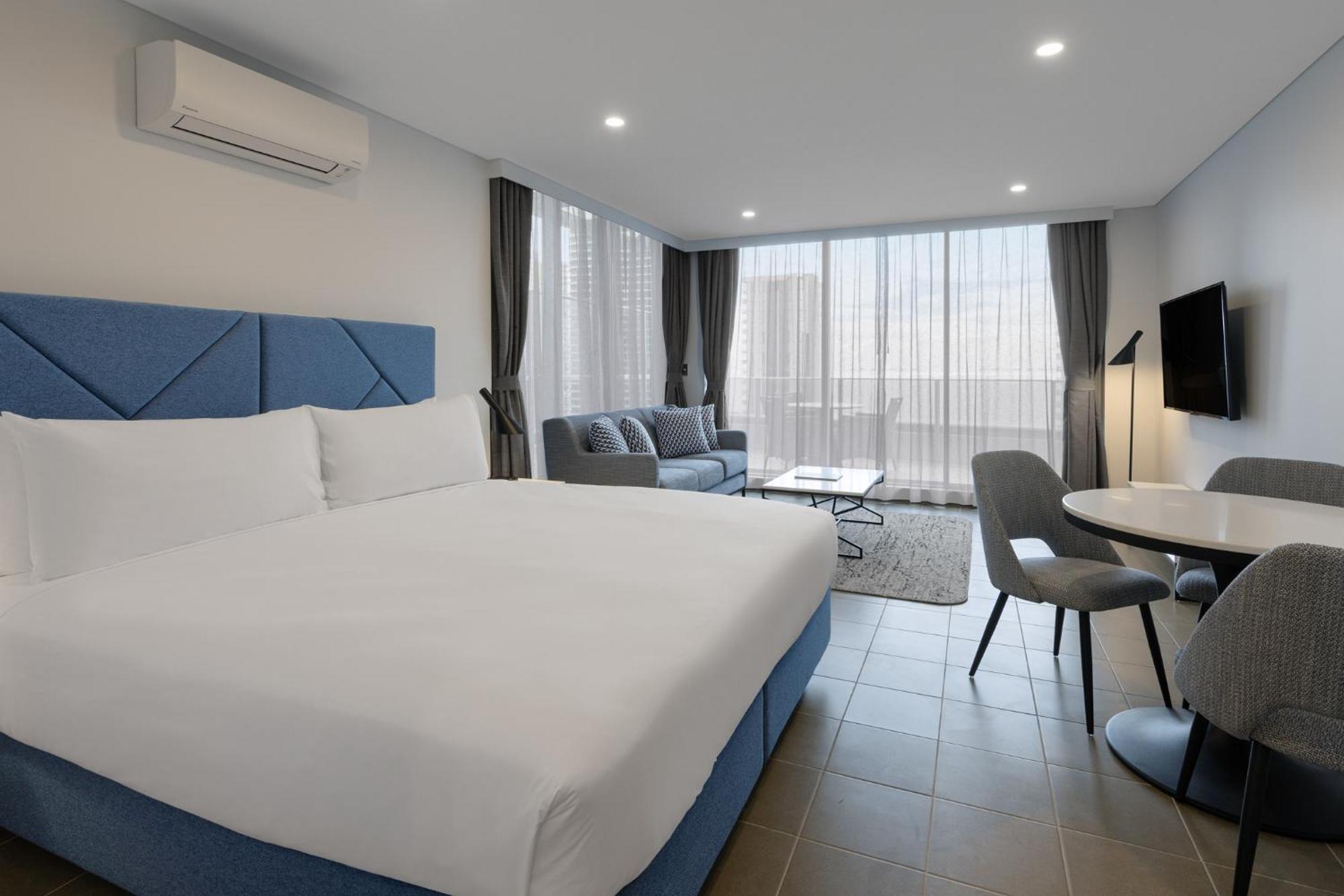 Studio Luxe Suite