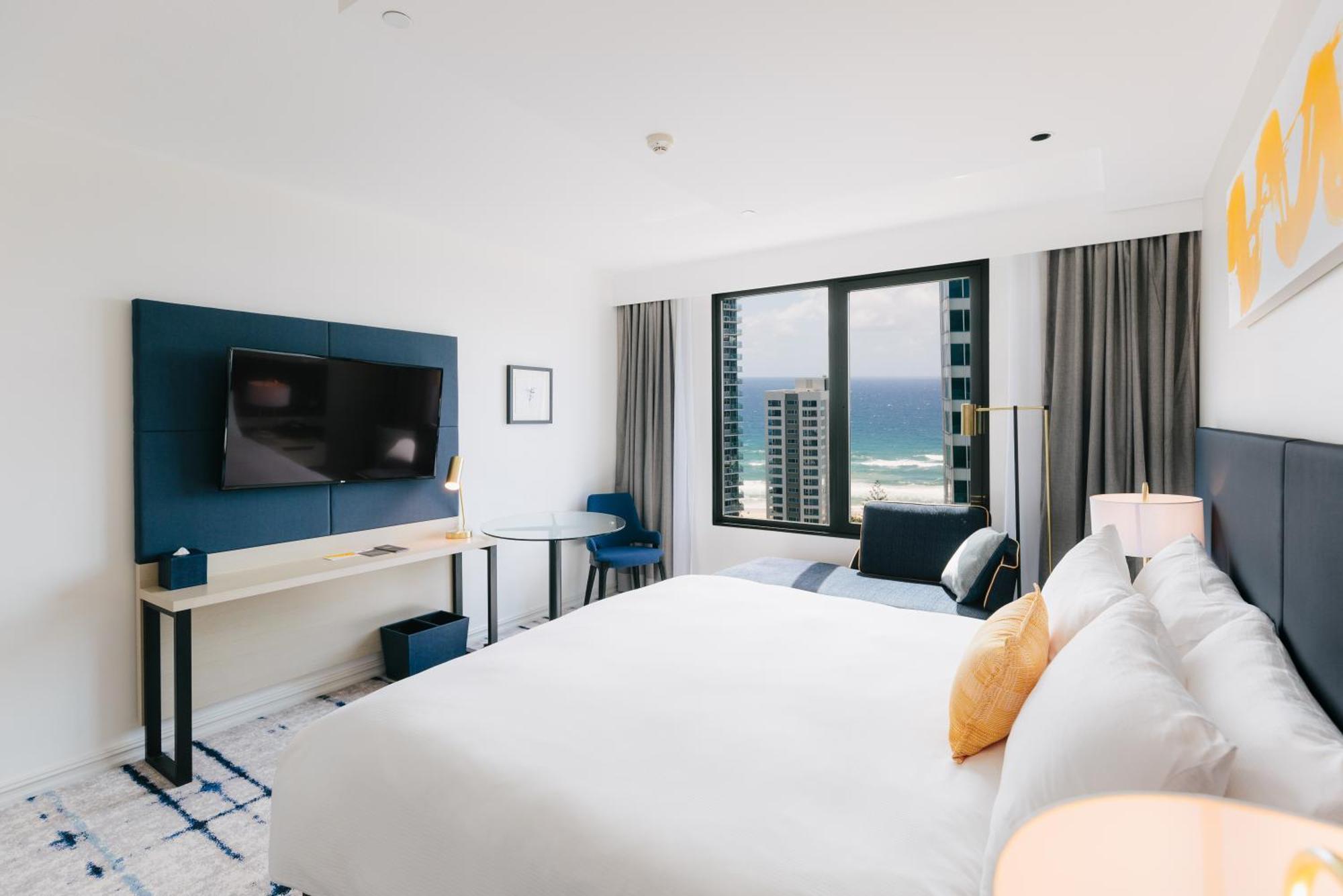 Premium Zimmer mit Kingsize-Bett und Meerblick