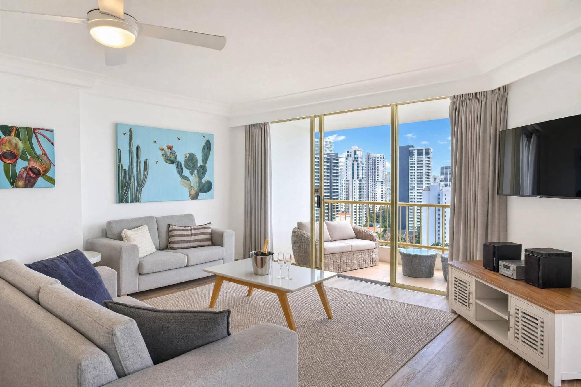 Two-Bedroom Apartment Balcony Sea View