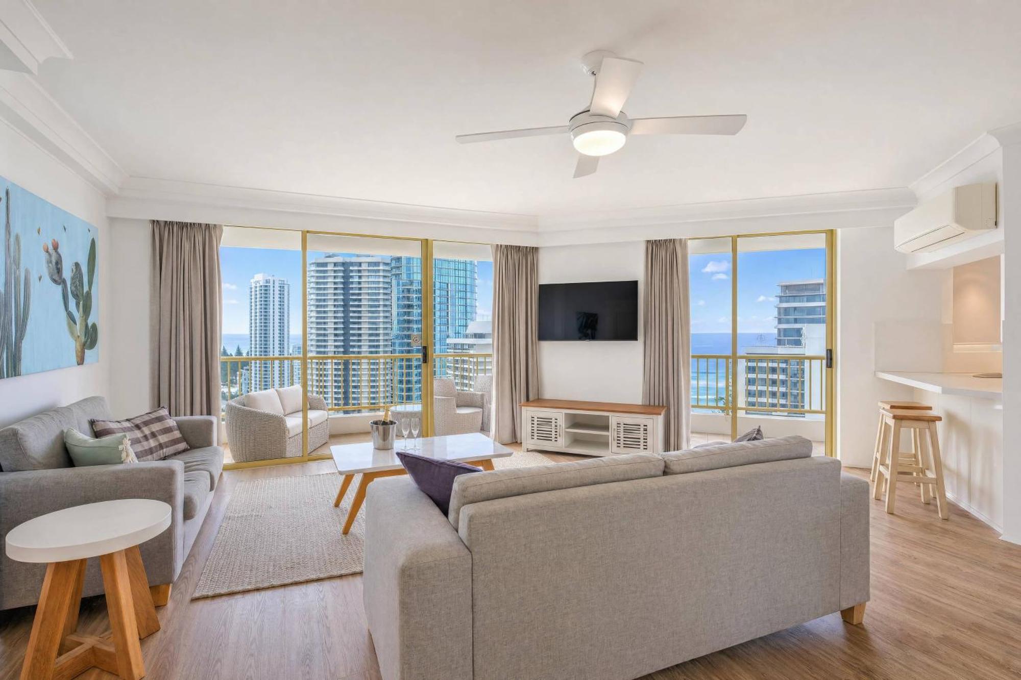 Two-Bedroom Apartment Balcony Sea View