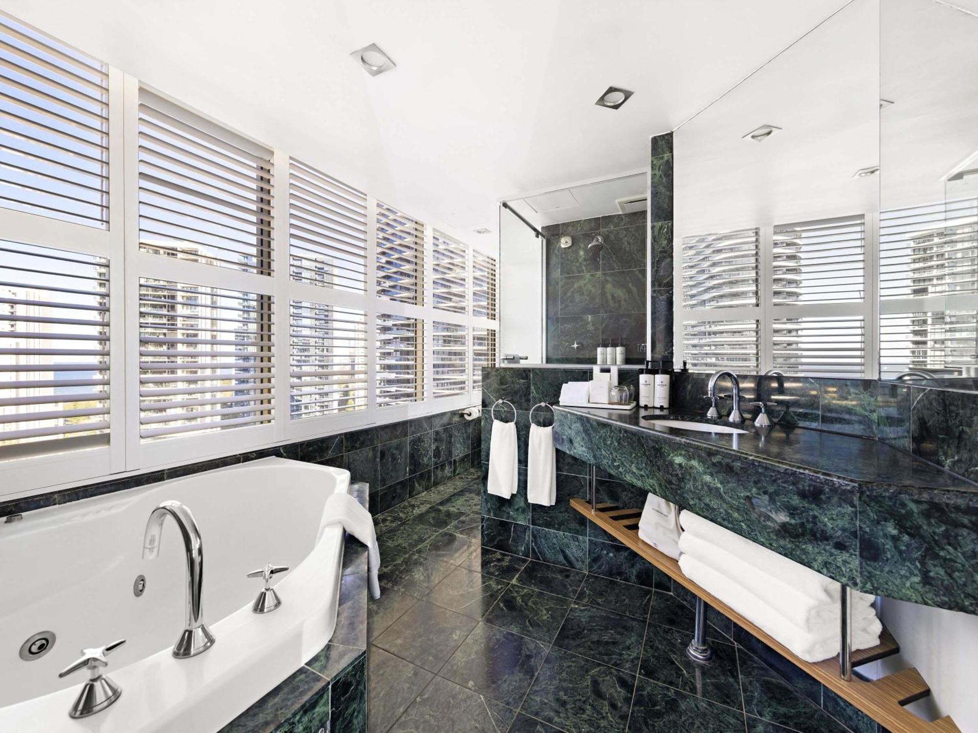 Signature King Room Ocean View Spa Bath