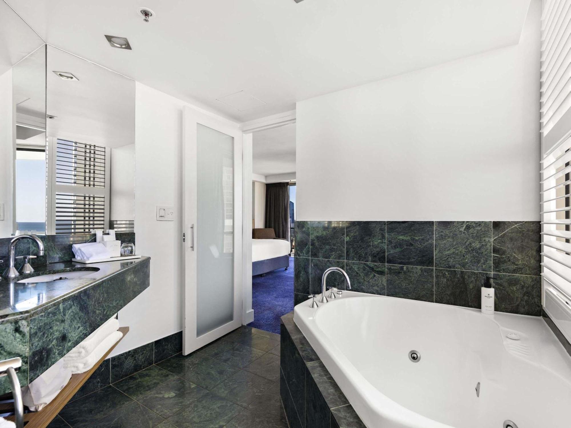 Signature King Room Ocean View Spa Bath