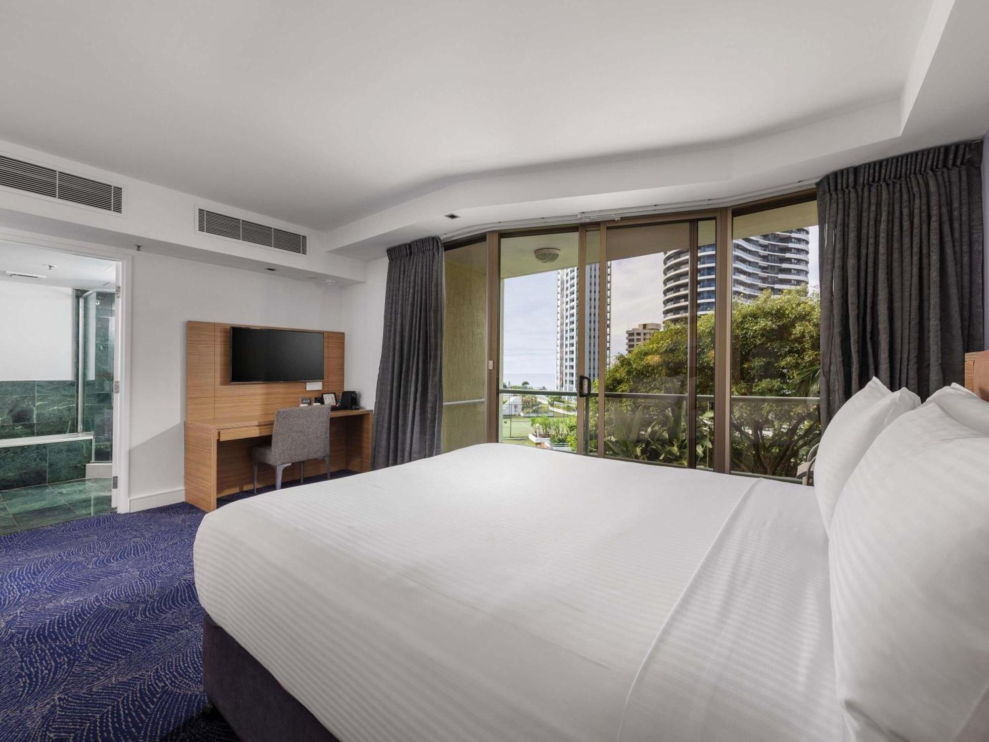 Classic King Room City View One King Bed