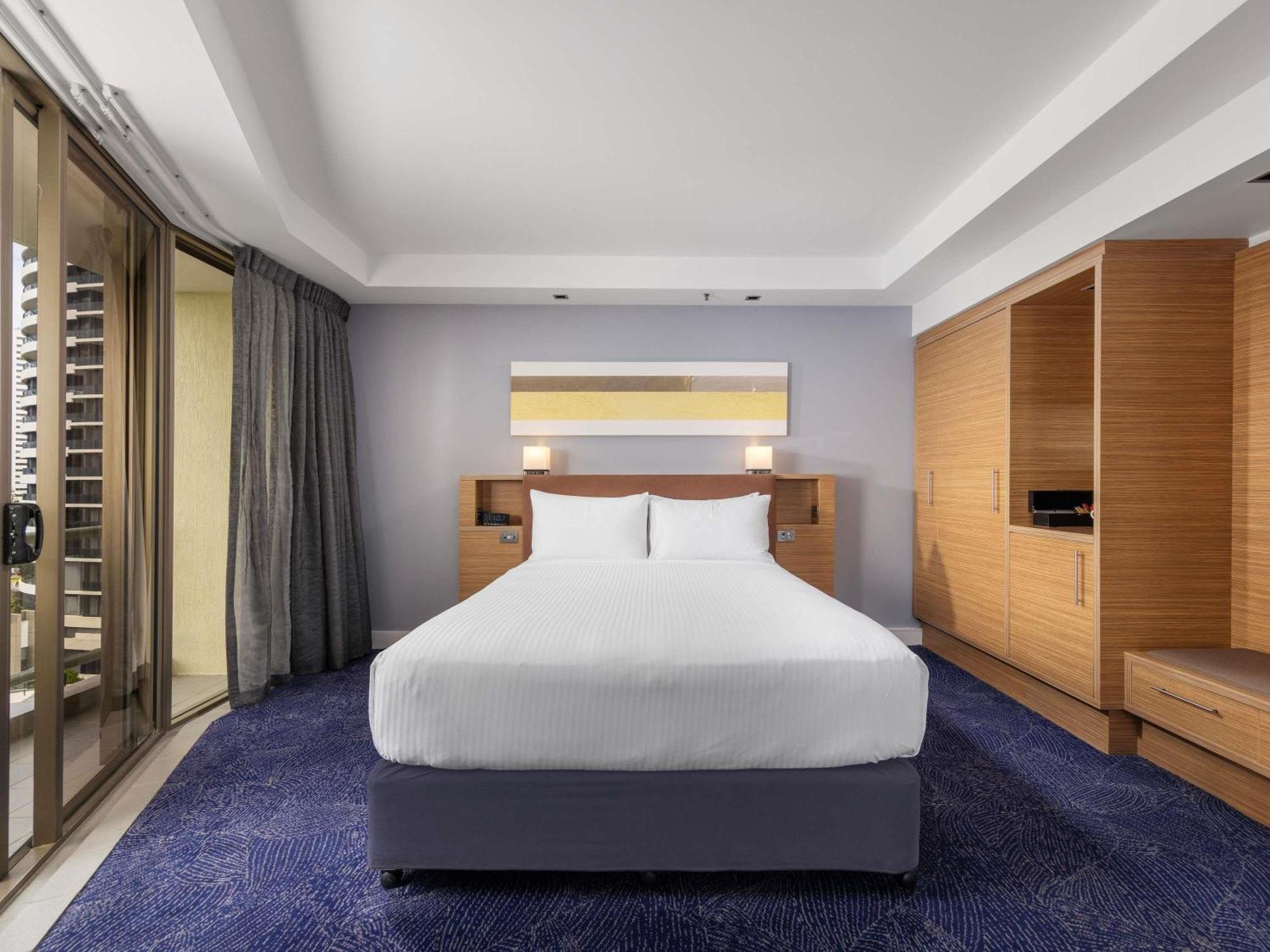 Classic King Room City View One King Bed