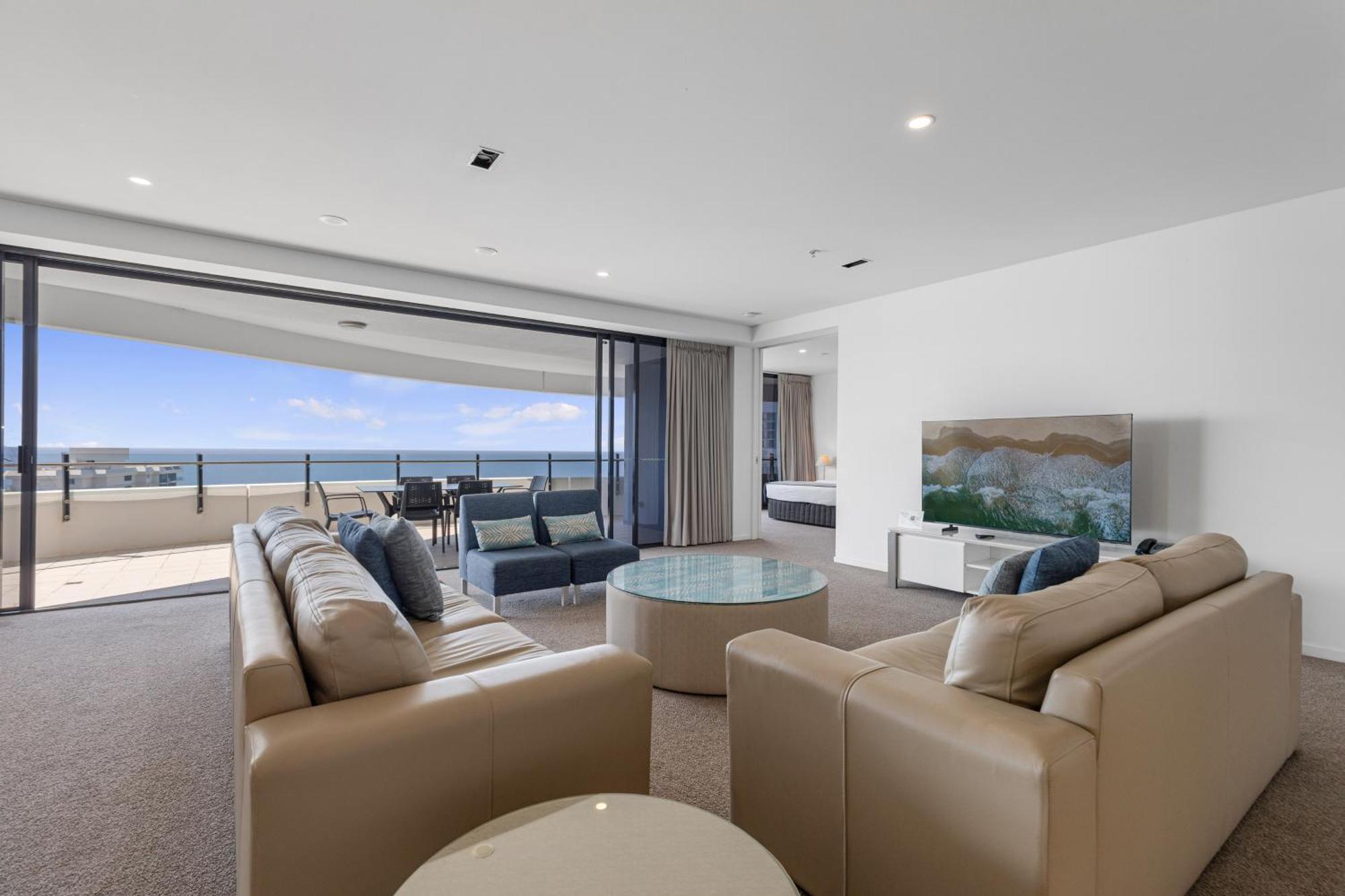 Three-Bedroom Sub Penthouse Apartment