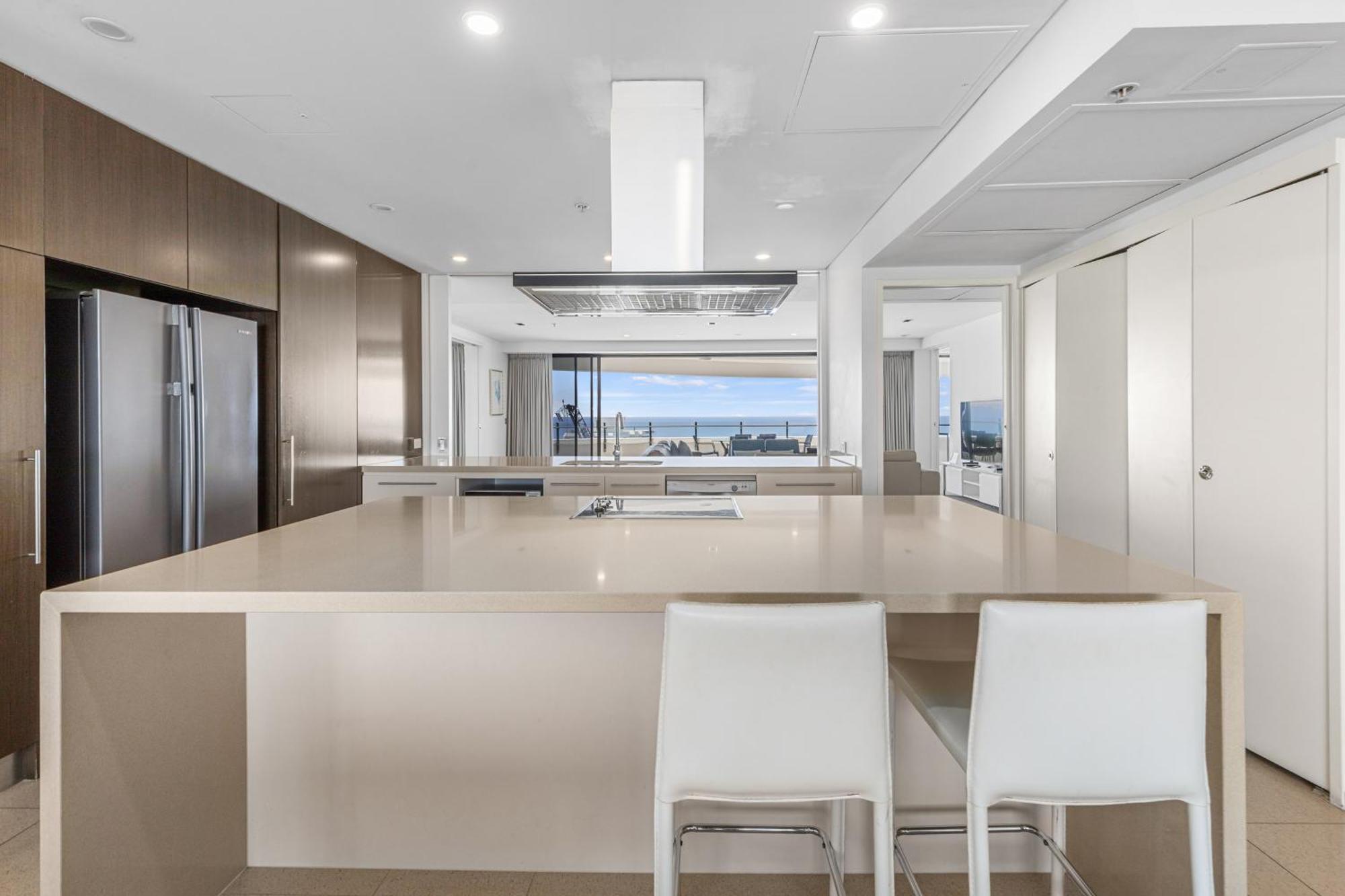Three-Bedroom Sub Penthouse Apartment
