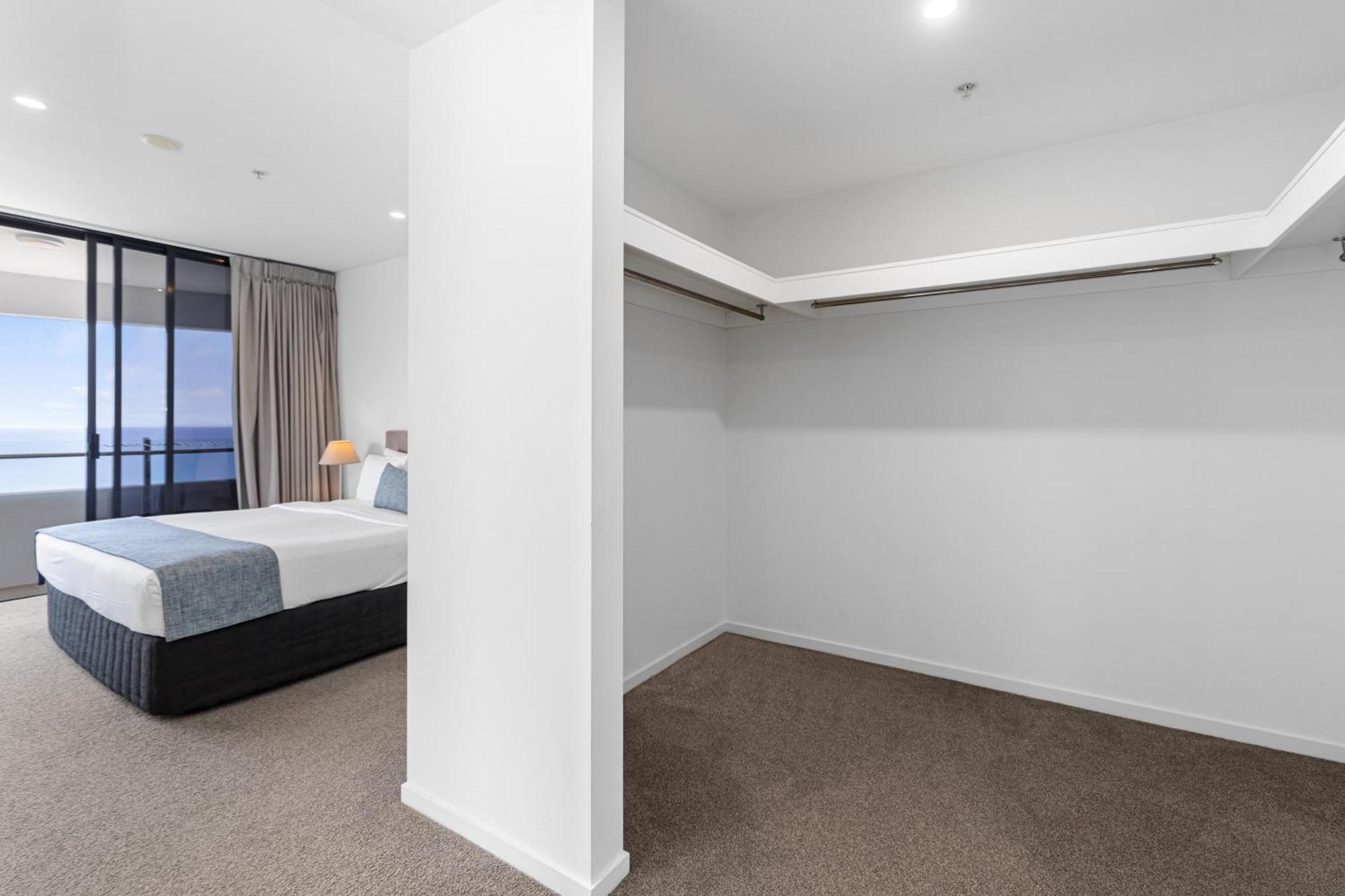 Three-Bedroom Sub Penthouse Apartment