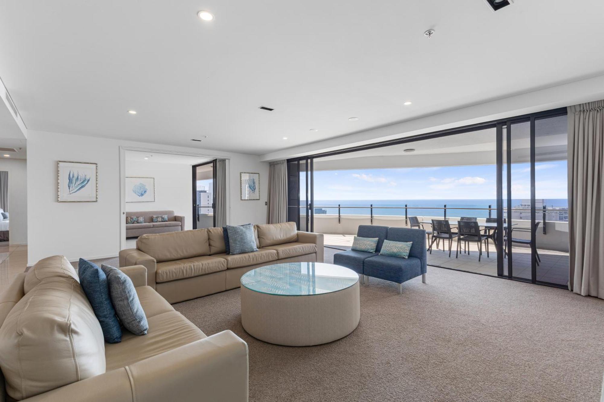 Three-Bedroom Sub Penthouse Apartment